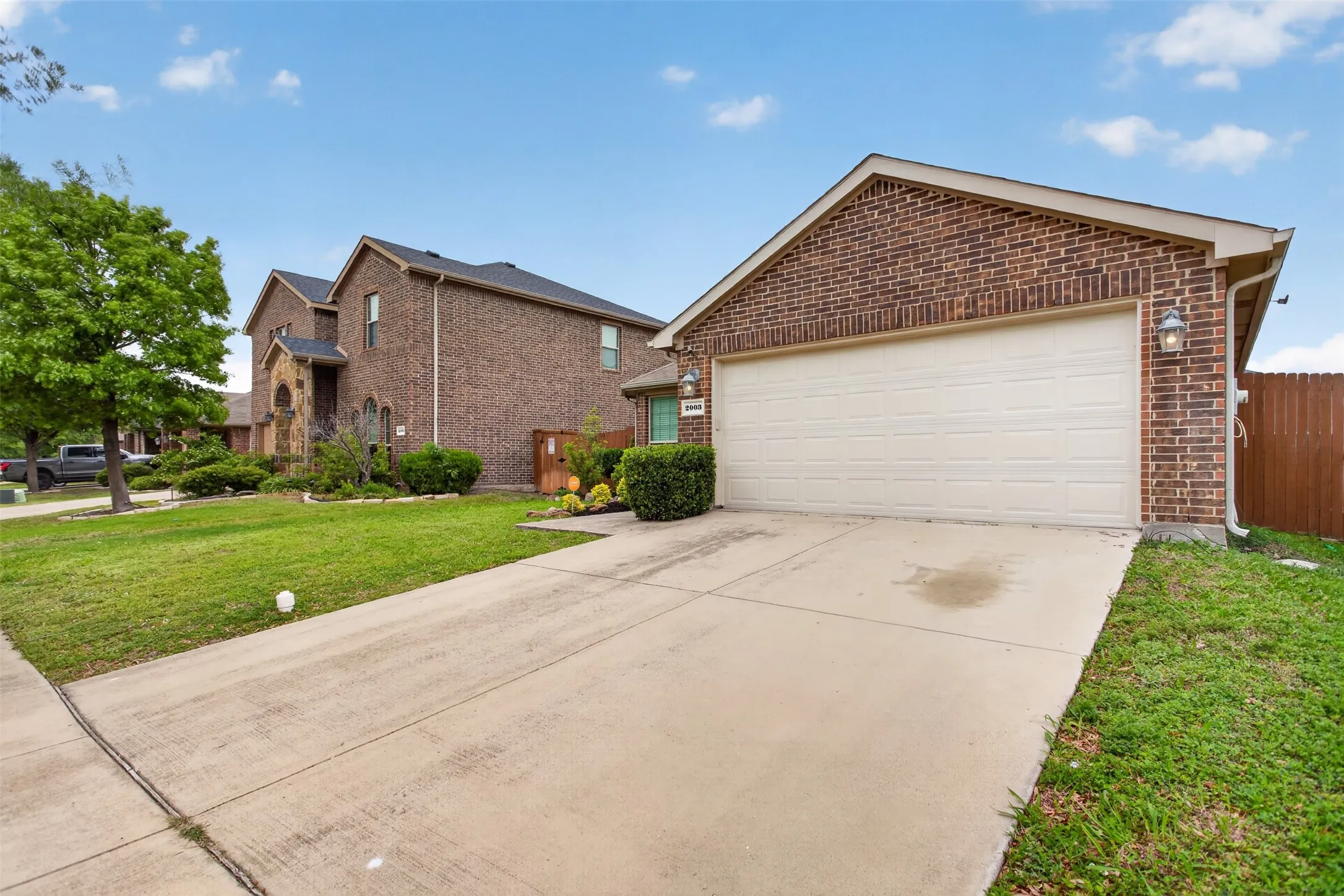 Single Family Residence For Sale in Kaufman County , 2003 Carriage Road, Heartland, Texas 75126, 4 Bedroom, 2 Bathroom, 2 Garage spaces, 1,605 Sqft, built in 2012, Preowned, Price $269,990, mls#21242918, Real Estate Agent in Heartland, Homes For Sale in Kaufman county, Homes For Sale in Heartland, Realtor in Heartland Texas, Real Estate Brokerage Independent Realty Texas, Luminita Cordes Realtor