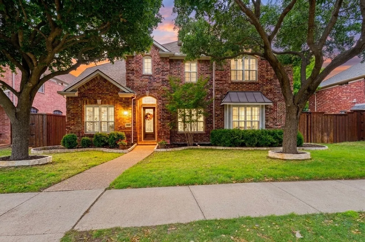 Single Family Residence For Sale in Collin County , 10172 Bowling Green Drive, Frisco, Texas 75035, 5 Bedroom, 4 Bathroom, 3 Garage spaces, 4,129 Sqft, built in 2004, Preowned, mls#21245062, Real Estate Agent in Frisco, Homes For Sale in Collin county, Homes For Sale in Frisco, Realtor in Frisco Texas, Real Estate Brokerage Independent Realty Texas, Luminita Cordes Realtor