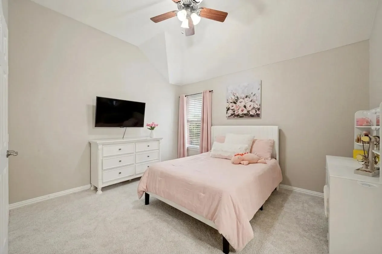 Single Family Residence For Sale in Collin County , 10172 Bowling Green Drive, Frisco, Texas 75035, 5 Bedroom, 4 Bathroom, 3 Garage spaces, 4,129 Sqft, built in 2004, Preowned, mls#21245062, Real Estate Agent in Frisco, Homes For Sale in Collin county, Homes For Sale in Frisco, Realtor in Frisco Texas, Real Estate Brokerage Independent Realty Texas, Luminita Cordes Realtor