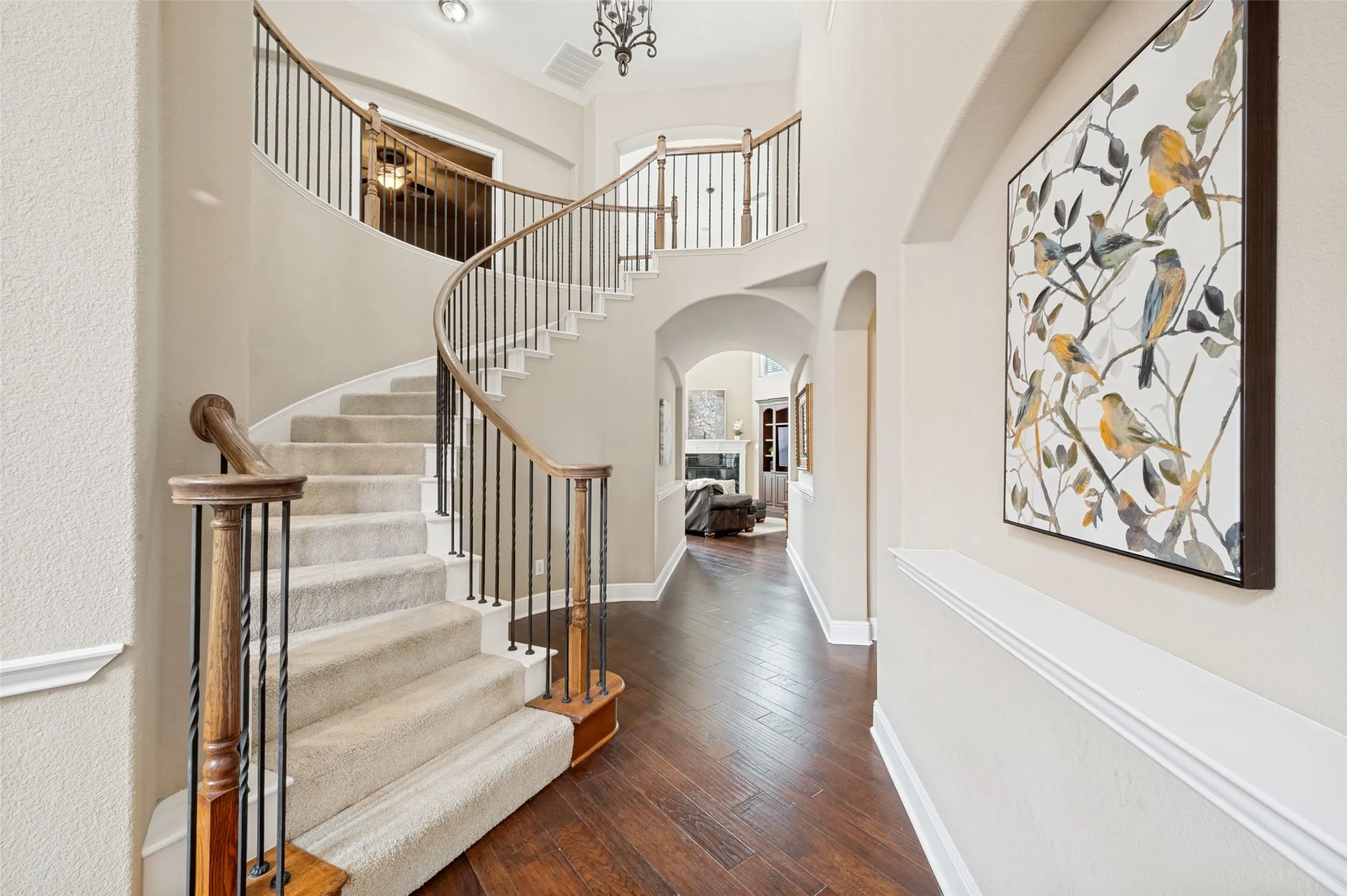 Single Family Residence For Sale in Collin County , 10172 Bowling Green Drive, Frisco, Texas 75035, 5 Bedroom, 4 Bathroom, 3 Garage spaces, 4,129 Sqft, built in 2004, Preowned, mls#21245062, Real Estate Agent in Frisco, Homes For Sale in Collin county, Homes For Sale in Frisco, Realtor in Frisco Texas, Real Estate Brokerage Independent Realty Texas, Luminita Cordes Realtor
