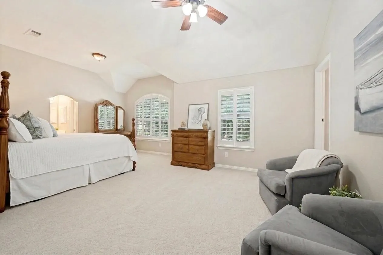 Single Family Residence For Sale in Collin County , 10172 Bowling Green Drive, Frisco, Texas 75035, 5 Bedroom, 4 Bathroom, 3 Garage spaces, 4,129 Sqft, built in 2004, Preowned, mls#21245062, Real Estate Agent in Frisco, Homes For Sale in Collin county, Homes For Sale in Frisco, Realtor in Frisco Texas, Real Estate Brokerage Independent Realty Texas, Luminita Cordes Realtor