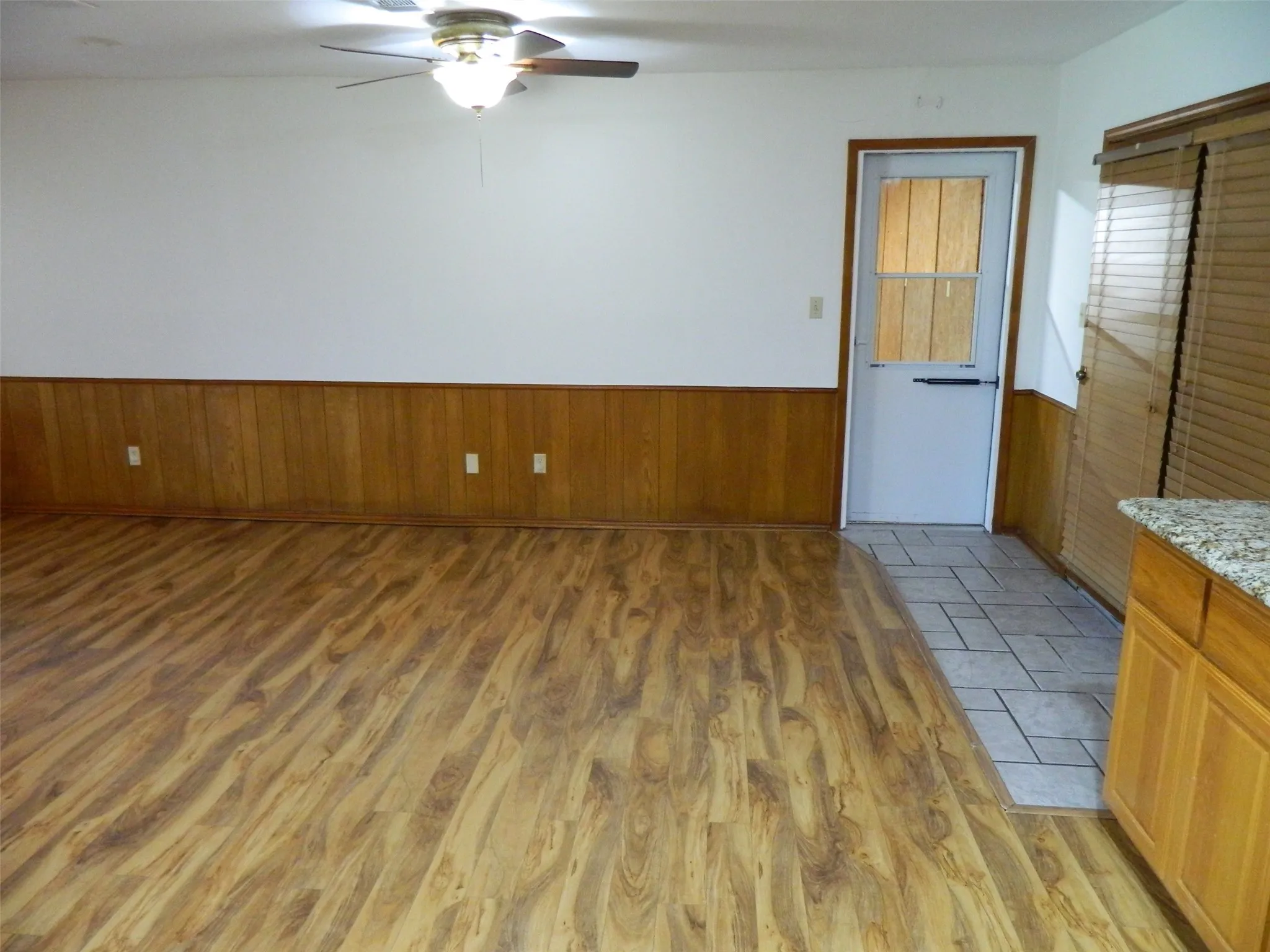 Single Family Residence For Sale in Fannin County , 1004 Palamino Drive, Leonard, Texas 75452, 4 Bedroom, 3 Bathroom, 2 Garage spaces, 2,160 Sqft, built in 1985, Preowned, mls#21246807, Real Estate Agent in Leonard, Homes For Sale in Fannin county, Homes For Sale in Leonard, Realtor in Leonard Texas, Real Estate Brokerage Independent Realty Texas, Luminita Cordes Realtor