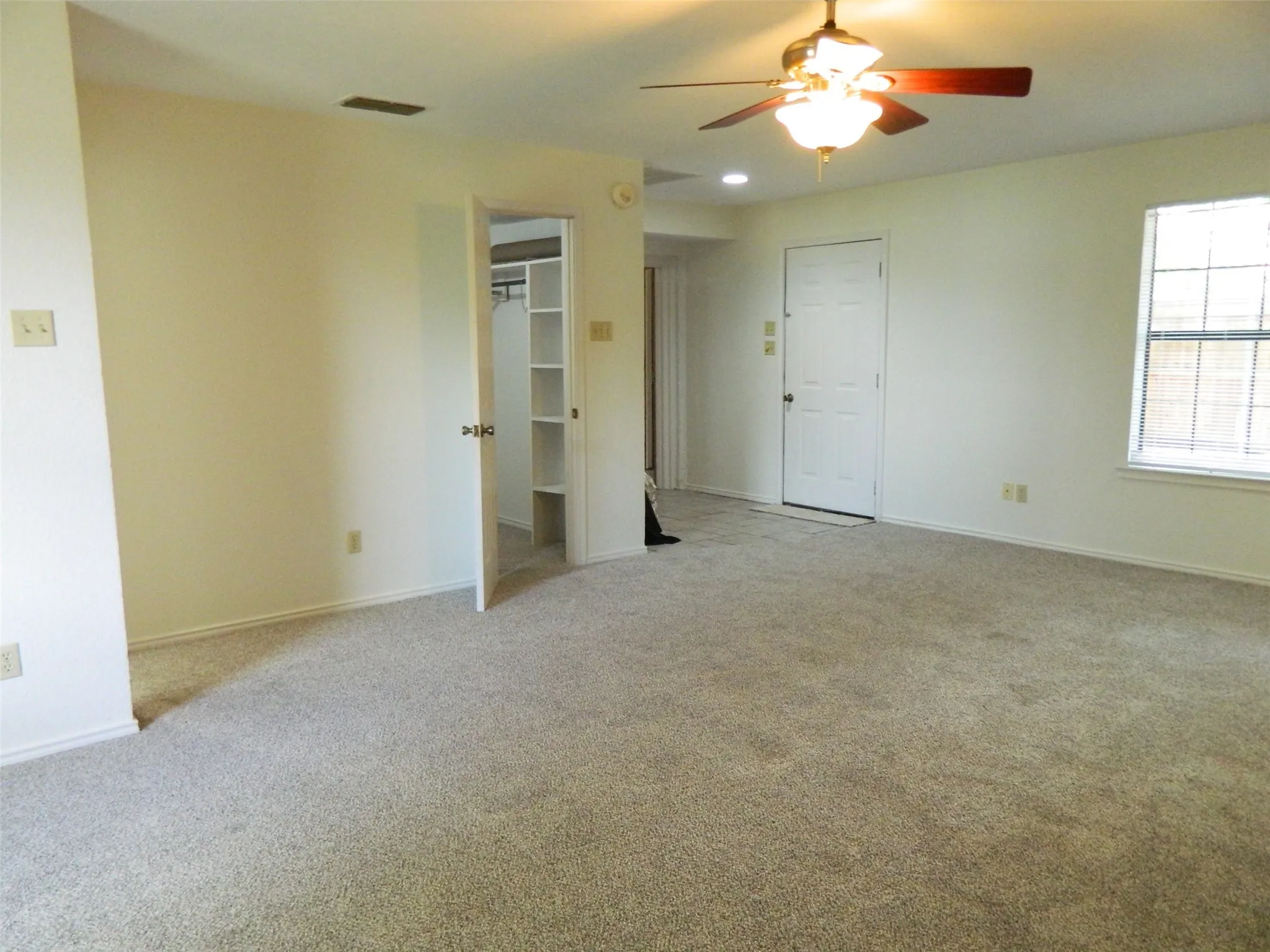 Single Family Residence For Sale in Fannin County , 1004 Palamino Drive, Leonard, Texas 75452, 4 Bedroom, 3 Bathroom, 2 Garage spaces, 2,160 Sqft, built in 1985, Preowned, mls#21246807, Real Estate Agent in Leonard, Homes For Sale in Fannin county, Homes For Sale in Leonard, Realtor in Leonard Texas, Real Estate Brokerage Independent Realty Texas, Luminita Cordes Realtor