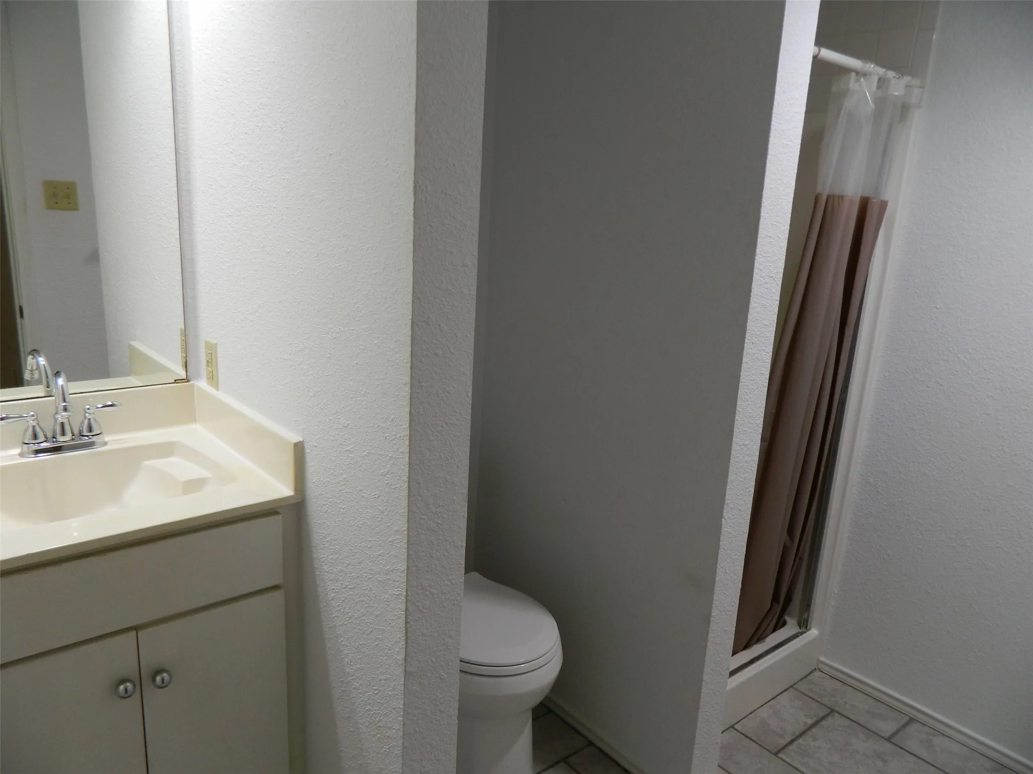 Single Family Residence For Sale in Fannin County , 1004 Palamino Drive, Leonard, Texas 75452, 4 Bedroom, 3 Bathroom, 2 Garage spaces, 2,160 Sqft, built in 1985, Preowned, mls#21246807, Real Estate Agent in Leonard, Homes For Sale in Fannin county, Homes For Sale in Leonard, Realtor in Leonard Texas, Real Estate Brokerage Independent Realty Texas, Luminita Cordes Realtor