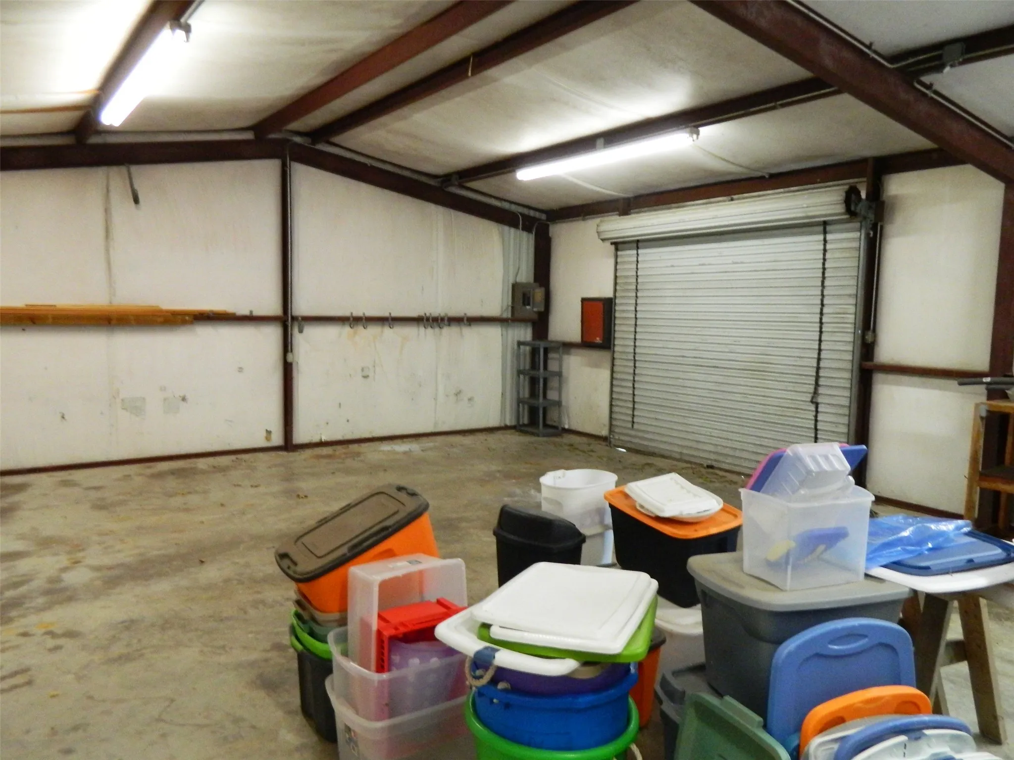 Single Family Residence For Sale in Fannin County , 1004 Palamino Drive, Leonard, Texas 75452, 4 Bedroom, 3 Bathroom, 2 Garage spaces, 2,160 Sqft, built in 1985, Preowned, mls#21246807, Real Estate Agent in Leonard, Homes For Sale in Fannin county, Homes For Sale in Leonard, Realtor in Leonard Texas, Real Estate Brokerage Independent Realty Texas, Luminita Cordes Realtor