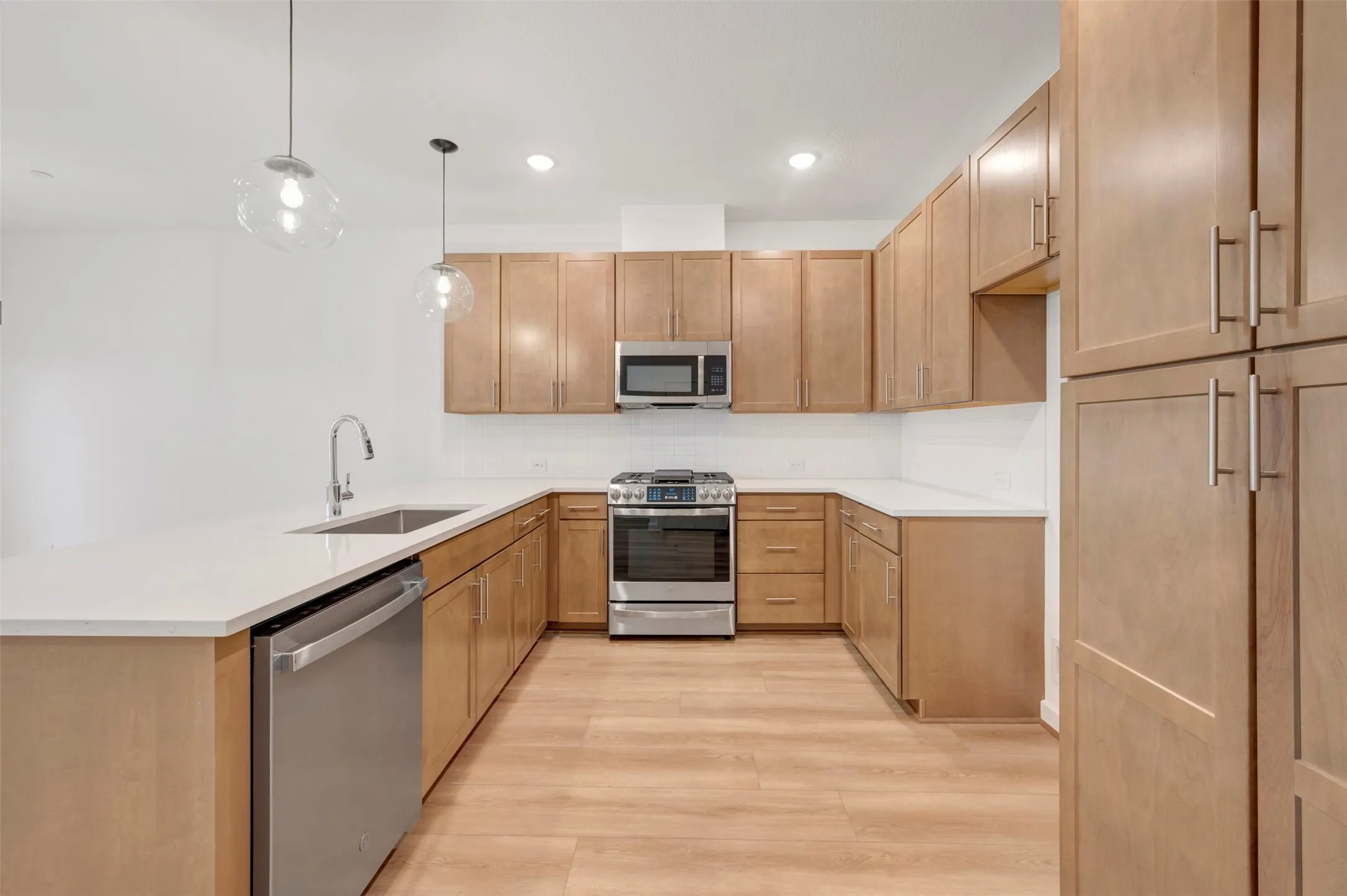 Townhouse For Sale in Denton County , 9405 Harborview Drive C, Providence Village, Texas 76227, 3 Bedroom, 3 Bathroom, 1 Garage spaces, 1,582 Sqft, built in 2026, New Construction - Complete, mls#21250489, Real Estate Agent in Providence Village, Homes For Sale in Denton county, Homes For Sale in Providence Village, Realtor in Providence Village Texas, Real Estate Brokerage Independent Realty Texas, Luminita Cordes Realtor