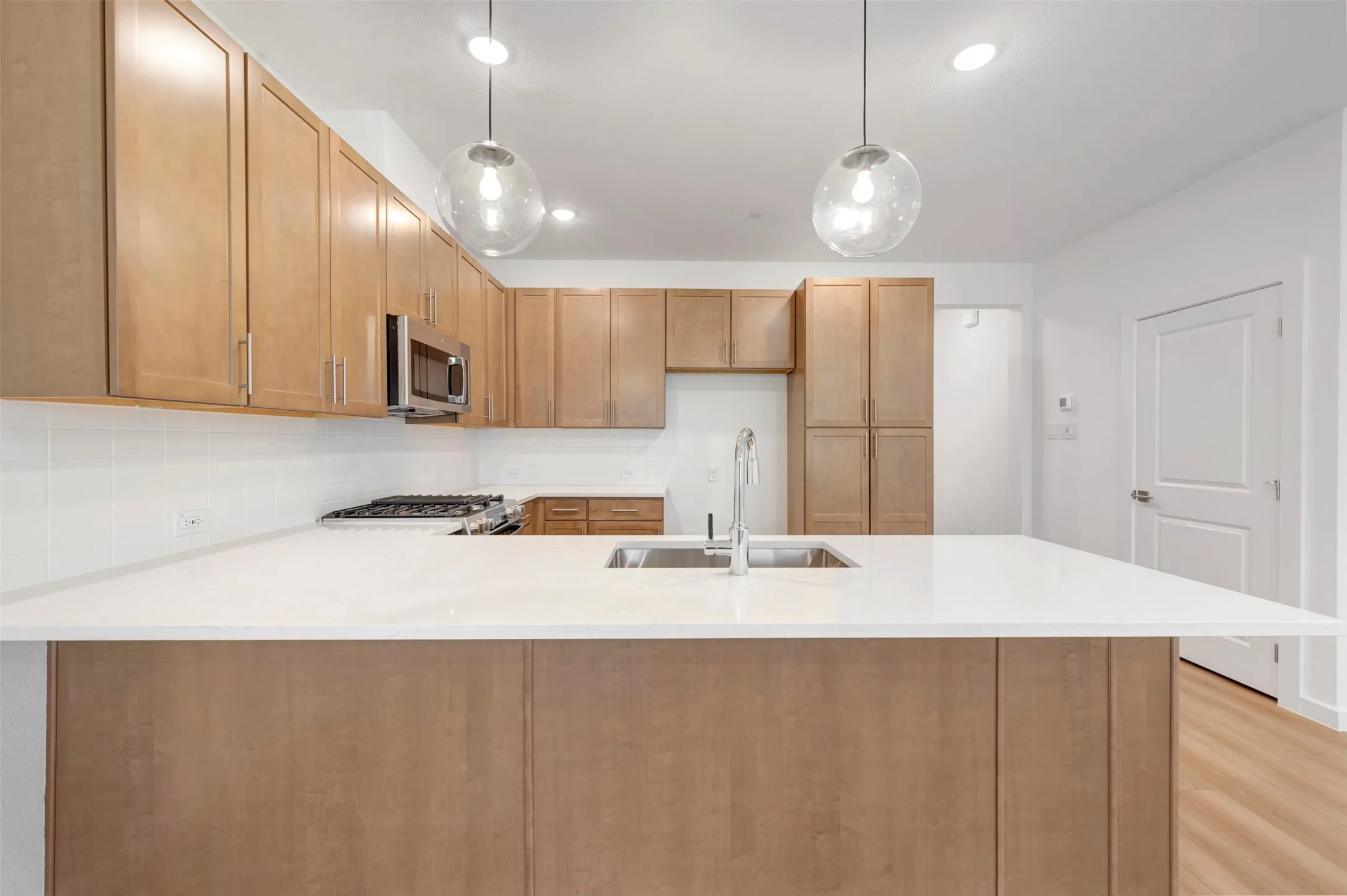 Townhouse For Sale in Denton County , 9405 Harborview Drive C, Providence Village, Texas 76227, 3 Bedroom, 3 Bathroom, 1 Garage spaces, 1,582 Sqft, built in 2026, New Construction - Complete, mls#21250489, Real Estate Agent in Providence Village, Homes For Sale in Denton county, Homes For Sale in Providence Village, Realtor in Providence Village Texas, Real Estate Brokerage Independent Realty Texas, Luminita Cordes Realtor