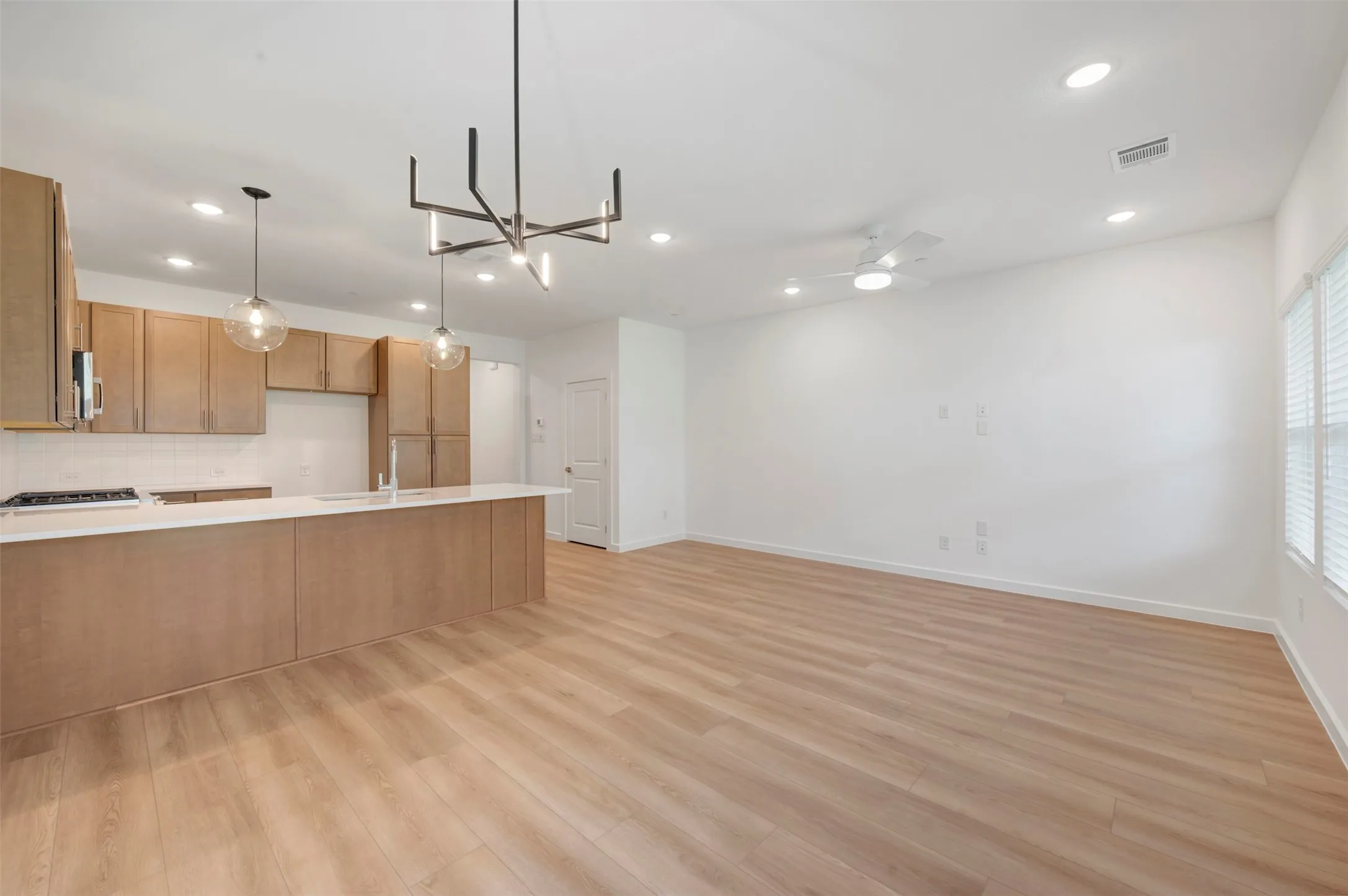 Townhouse For Sale in Denton County , 9405 Harborview Drive C, Providence Village, Texas 76227, 3 Bedroom, 3 Bathroom, 1 Garage spaces, 1,582 Sqft, built in 2026, New Construction - Complete, mls#21250489, Real Estate Agent in Providence Village, Homes For Sale in Denton county, Homes For Sale in Providence Village, Realtor in Providence Village Texas, Real Estate Brokerage Independent Realty Texas, Luminita Cordes Realtor