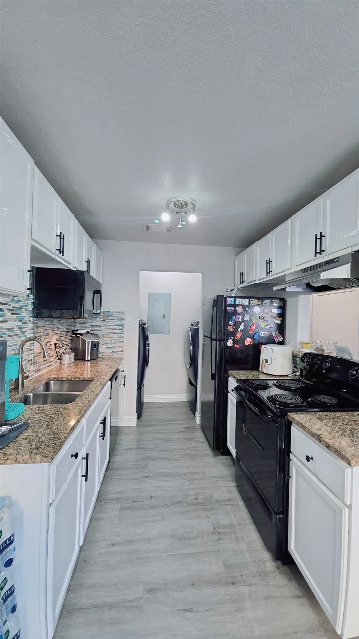 Townhouse For Sale in Dallas County , 2240 Tarpley Road 134, Carrollton, Texas 75006, 3 Bedroom, 2 Bathroom, Garage spaces, 1,083 Sqft, built in 1982, mls#21250493, Real Estate Agent in Carrollton, Homes For Sale in Dallas county, Homes For Sale in Carrollton, Realtor in Carrollton Texas, Real Estate Brokerage Independent Realty Texas, Luminita Cordes Realtor