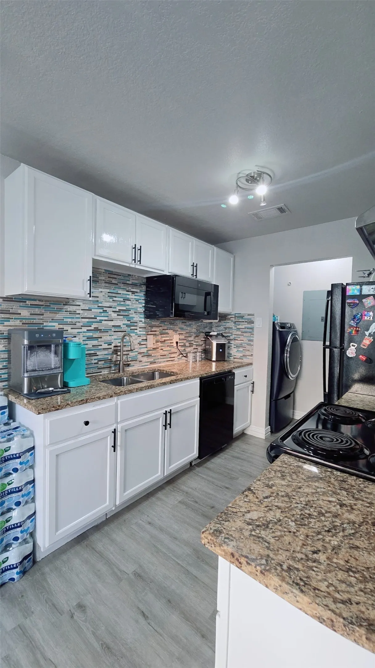 Townhouse For Sale in Dallas County , 2240 Tarpley Road 134, Carrollton, Texas 75006, 3 Bedroom, 2 Bathroom, Garage spaces, 1,083 Sqft, built in 1982, mls#21250493, Real Estate Agent in Carrollton, Homes For Sale in Dallas county, Homes For Sale in Carrollton, Realtor in Carrollton Texas, Real Estate Brokerage Independent Realty Texas, Luminita Cordes Realtor