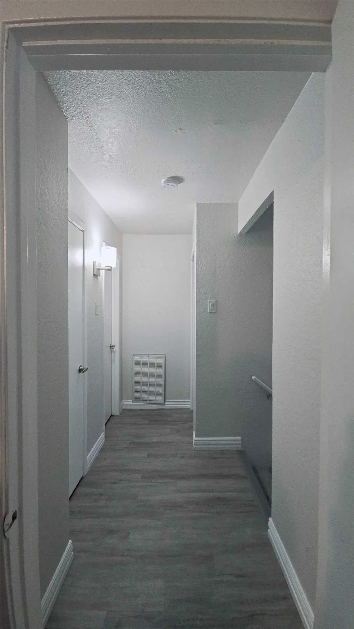 Townhouse For Sale in Dallas County , 2240 Tarpley Road 134, Carrollton, Texas 75006, 3 Bedroom, 2 Bathroom, Garage spaces, 1,083 Sqft, built in 1982, mls#21250493, Real Estate Agent in Carrollton, Homes For Sale in Dallas county, Homes For Sale in Carrollton, Realtor in Carrollton Texas, Real Estate Brokerage Independent Realty Texas, Luminita Cordes Realtor