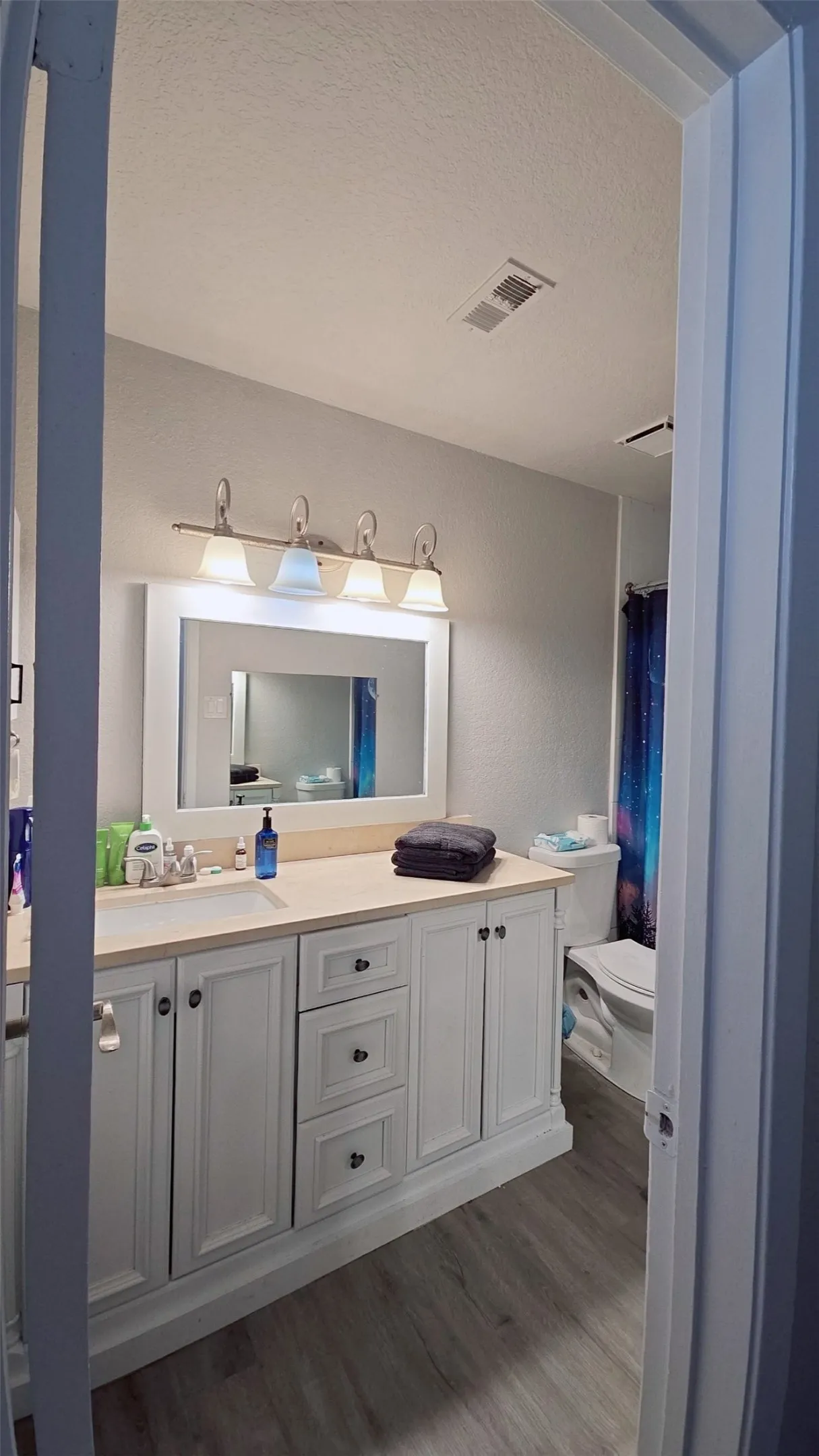 Townhouse For Sale in Dallas County , 2240 Tarpley Road 134, Carrollton, Texas 75006, 3 Bedroom, 2 Bathroom, Garage spaces, 1,083 Sqft, built in 1982, mls#21250493, Real Estate Agent in Carrollton, Homes For Sale in Dallas county, Homes For Sale in Carrollton, Realtor in Carrollton Texas, Real Estate Brokerage Independent Realty Texas, Luminita Cordes Realtor