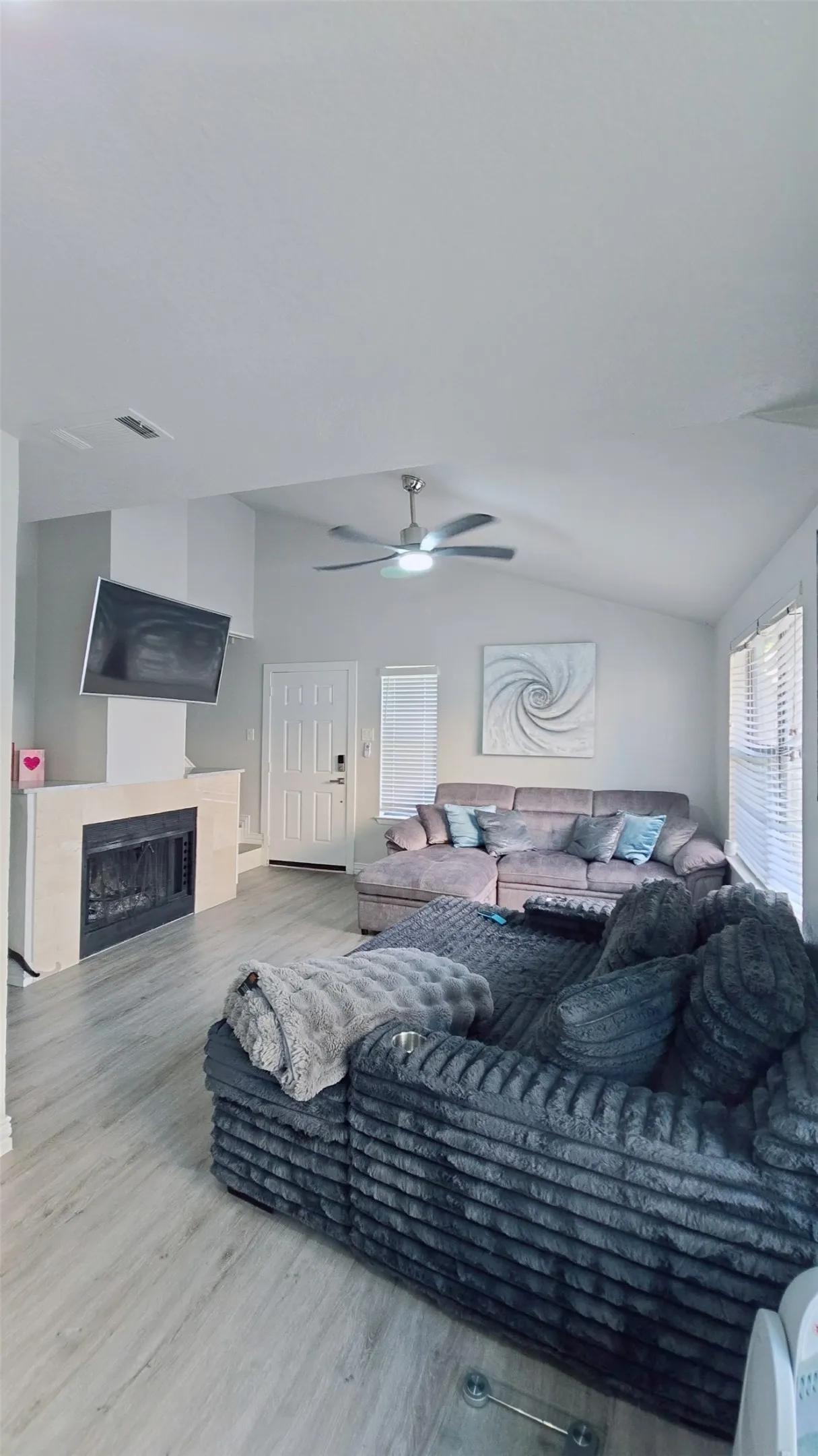 Townhouse For Sale in Dallas County , 2240 Tarpley Road 134, Carrollton, Texas 75006, 3 Bedroom, 2 Bathroom, Garage spaces, 1,083 Sqft, built in 1982, mls#21250493, Real Estate Agent in Carrollton, Homes For Sale in Dallas county, Homes For Sale in Carrollton, Realtor in Carrollton Texas, Real Estate Brokerage Independent Realty Texas, Luminita Cordes Realtor