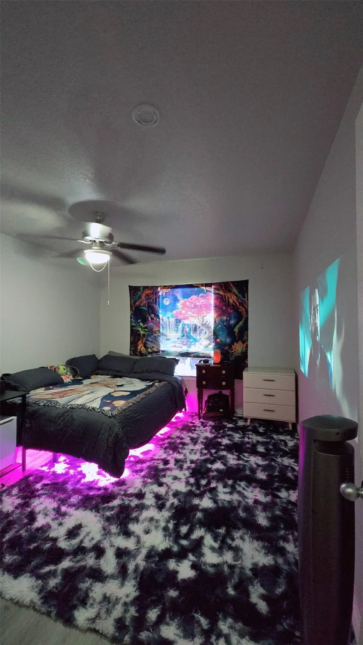 Townhouse For Sale in Dallas County , 2240 Tarpley Road 134, Carrollton, Texas 75006, 3 Bedroom, 2 Bathroom, Garage spaces, 1,083 Sqft, built in 1982, mls#21250493, Real Estate Agent in Carrollton, Homes For Sale in Dallas county, Homes For Sale in Carrollton, Realtor in Carrollton Texas, Real Estate Brokerage Independent Realty Texas, Luminita Cordes Realtor