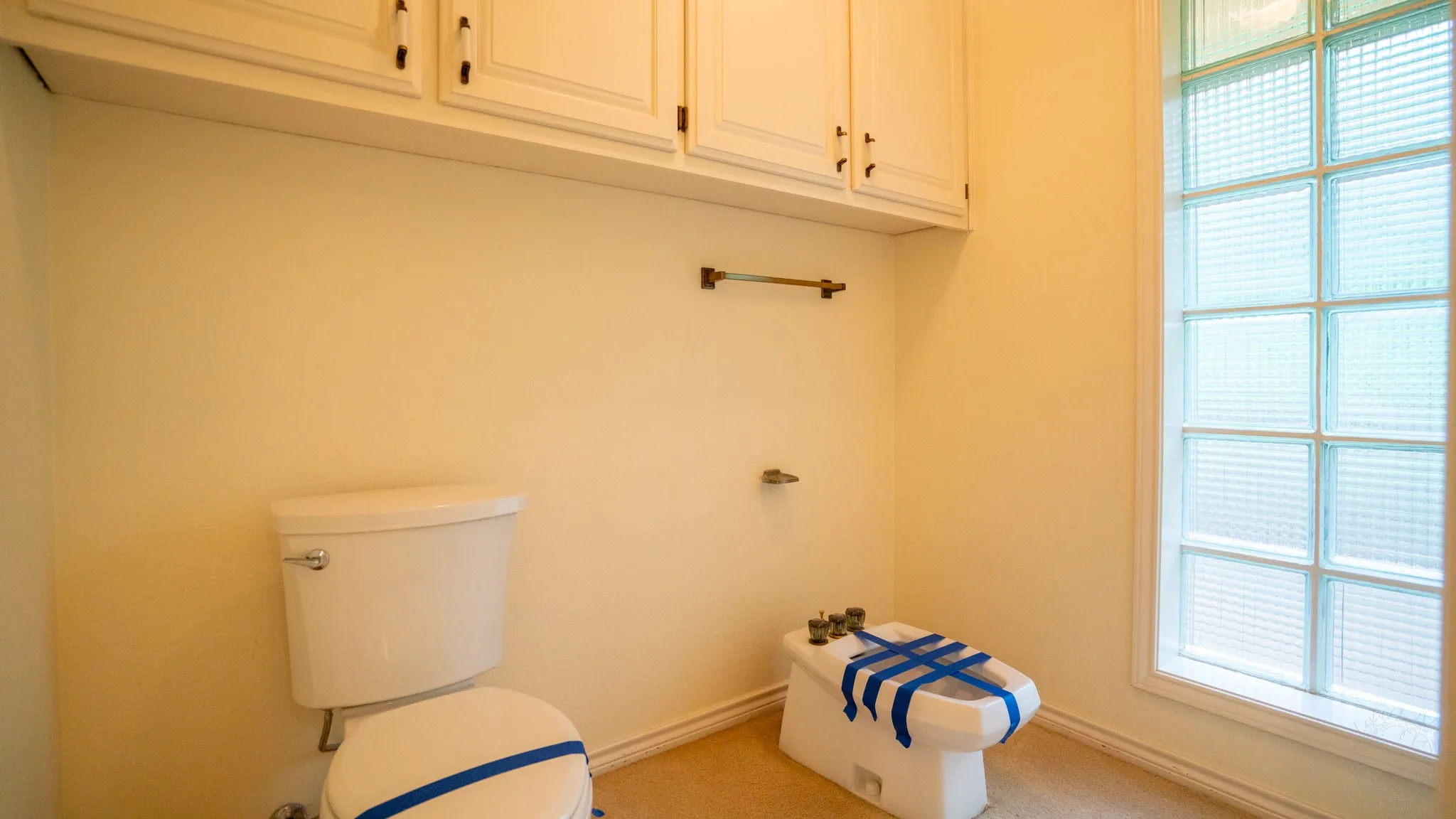 Single Family Residence For Sale in Hood County , 6520 Fall Creek Highway, Granbury, Texas 76049, 4 Bedroom, 3 Bathroom, 2 Garage spaces, 3,215 Sqft, built in 1993, Preowned, mls#21250060, Real Estate Agent in Granbury, Homes For Sale in Hood county, Homes For Sale in Granbury, Realtor in Granbury Texas, Real Estate Brokerage Independent Realty Texas, Luminita Cordes Realtor