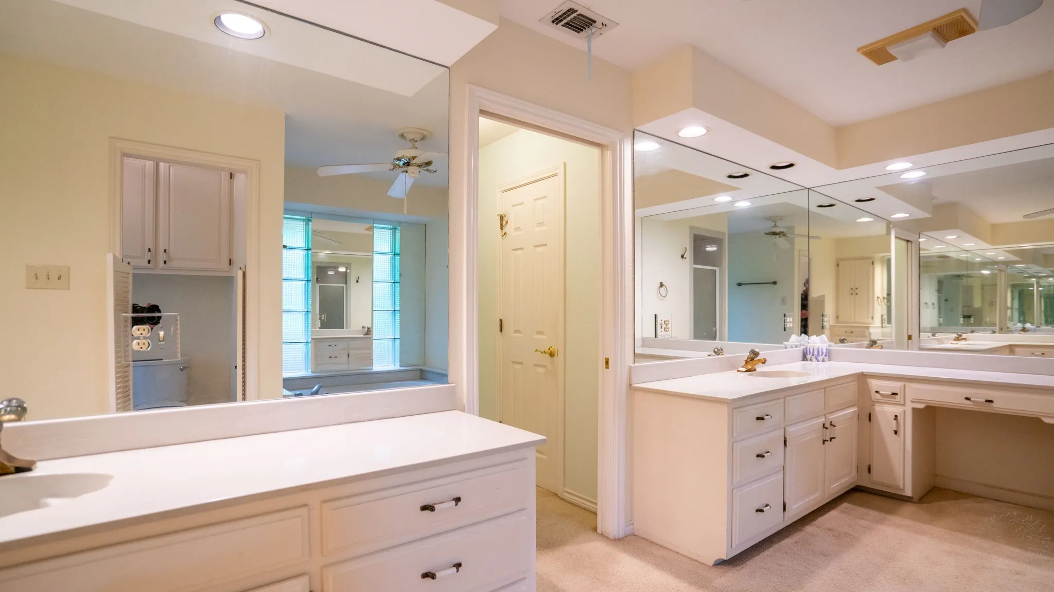 Single Family Residence For Sale in Hood County , 6520 Fall Creek Highway, Granbury, Texas 76049, 4 Bedroom, 3 Bathroom, 2 Garage spaces, 3,215 Sqft, built in 1993, Preowned, mls#21250060, Real Estate Agent in Granbury, Homes For Sale in Hood county, Homes For Sale in Granbury, Realtor in Granbury Texas, Real Estate Brokerage Independent Realty Texas, Luminita Cordes Realtor