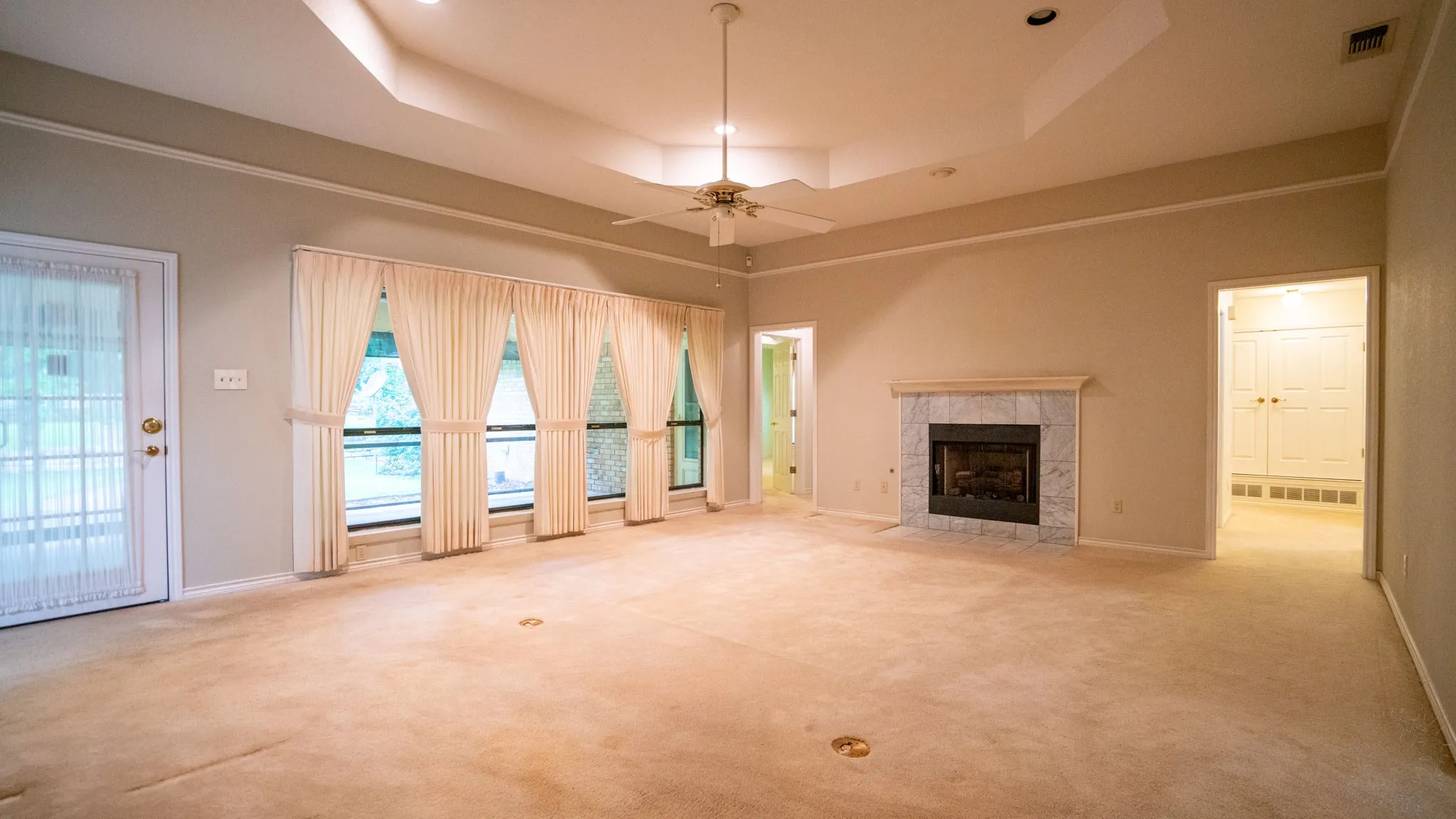 Single Family Residence For Sale in Hood County , 6520 Fall Creek Highway, Granbury, Texas 76049, 4 Bedroom, 3 Bathroom, 2 Garage spaces, 3,215 Sqft, built in 1993, Preowned, mls#21250060, Real Estate Agent in Granbury, Homes For Sale in Hood county, Homes For Sale in Granbury, Realtor in Granbury Texas, Real Estate Brokerage Independent Realty Texas, Luminita Cordes Realtor