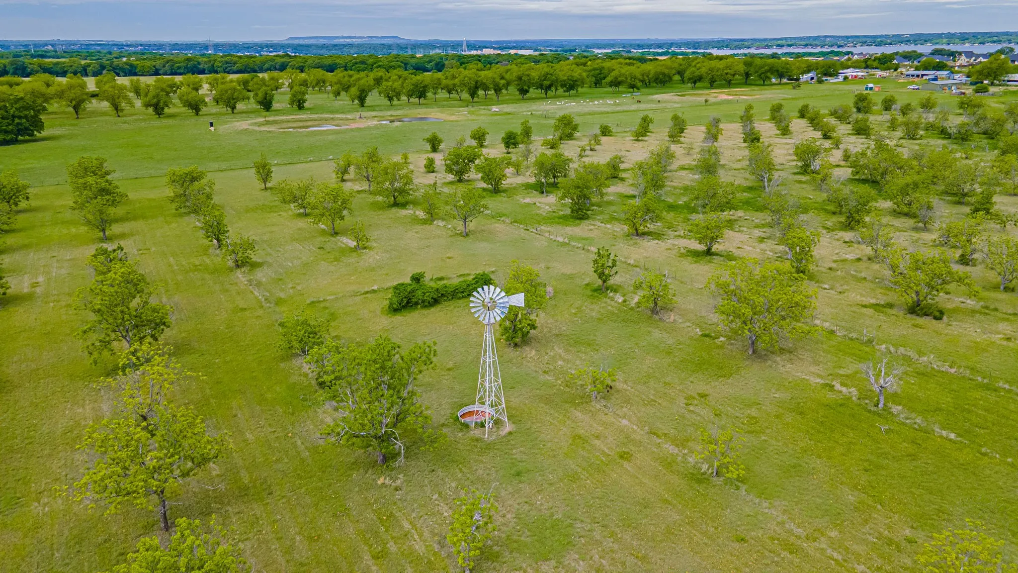 Single Family Residence For Sale in Hood County , 6520 Fall Creek Highway, Granbury, Texas 76049, 4 Bedroom, 3 Bathroom, 2 Garage spaces, 3,215 Sqft, built in 1993, Preowned, mls#21250060, Real Estate Agent in Granbury, Homes For Sale in Hood county, Homes For Sale in Granbury, Realtor in Granbury Texas, Real Estate Brokerage Independent Realty Texas, Luminita Cordes Realtor