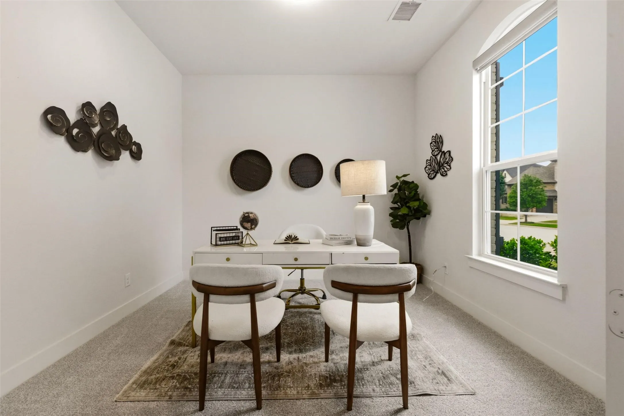 Single Family Residence For Sale in Collin County , 10404 Smarty Jones Street, Frisco, Texas 75035, 4 Bedroom, 4 Bathroom, 3 Garage spaces, 3,727 Sqft, built in 2019, Preowned, mls#21250496, Real Estate Agent in Frisco, Homes For Sale in Collin county, Homes For Sale in Frisco, Realtor in Frisco Texas, Real Estate Brokerage Independent Realty Texas, Luminita Cordes Realtor