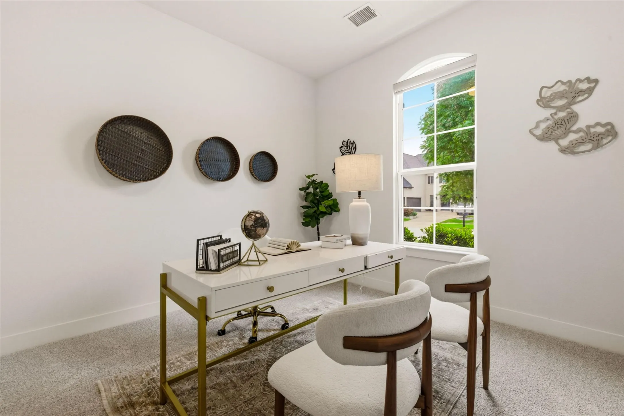 Single Family Residence For Sale in Collin County , 10404 Smarty Jones Street, Frisco, Texas 75035, 4 Bedroom, 4 Bathroom, 3 Garage spaces, 3,727 Sqft, built in 2019, Preowned, mls#21250496, Real Estate Agent in Frisco, Homes For Sale in Collin county, Homes For Sale in Frisco, Realtor in Frisco Texas, Real Estate Brokerage Independent Realty Texas, Luminita Cordes Realtor