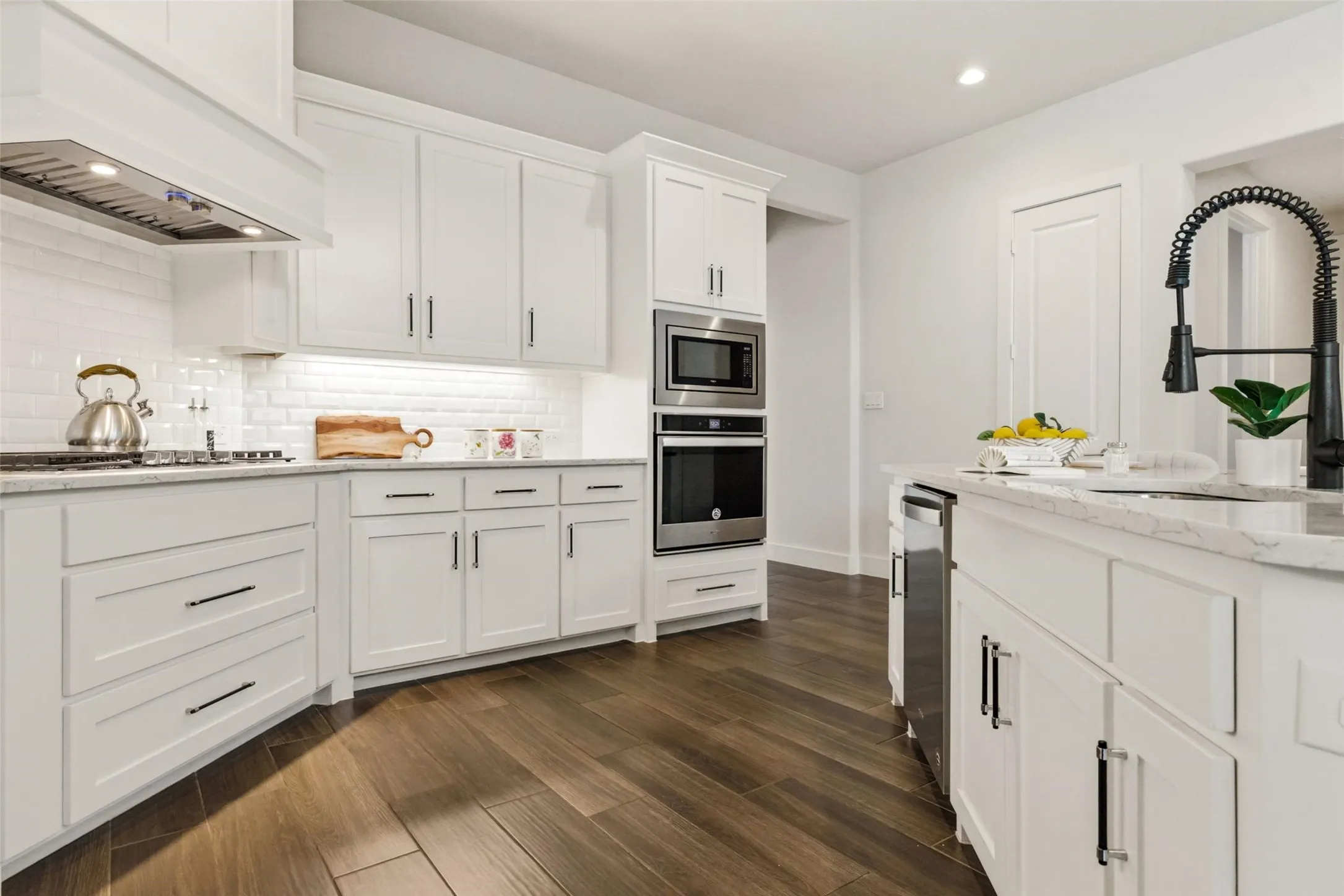 Single Family Residence For Sale in Collin County , 10404 Smarty Jones Street, Frisco, Texas 75035, 4 Bedroom, 4 Bathroom, 3 Garage spaces, 3,727 Sqft, built in 2019, Preowned, mls#21250496, Real Estate Agent in Frisco, Homes For Sale in Collin county, Homes For Sale in Frisco, Realtor in Frisco Texas, Real Estate Brokerage Independent Realty Texas, Luminita Cordes Realtor