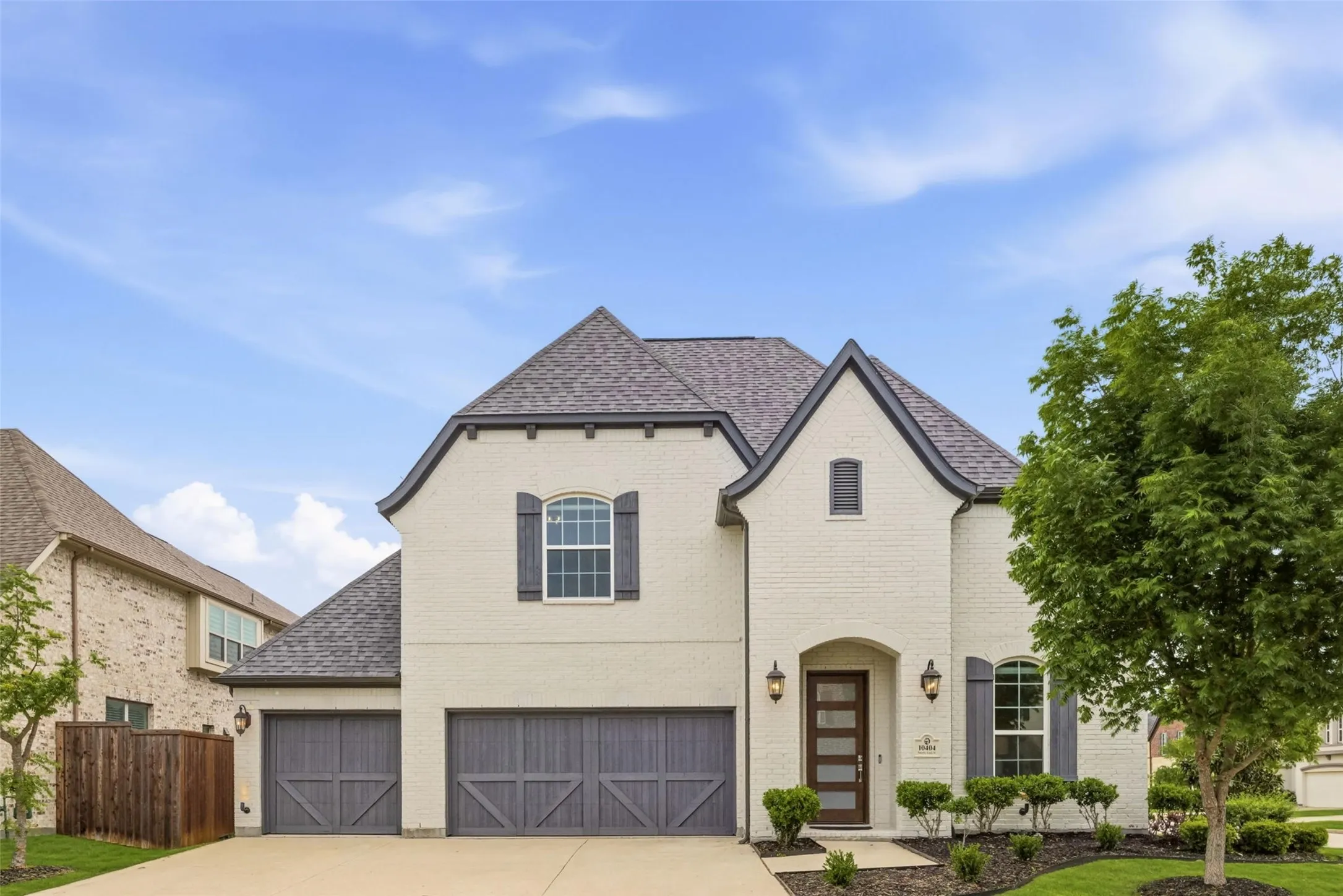 Single Family Residence For Sale in Collin County , 10404 Smarty Jones Street, Frisco, Texas 75035, 4 Bedroom, 4 Bathroom, 3 Garage spaces, 3,727 Sqft, built in 2019, Preowned, mls#21250496, Real Estate Agent in Frisco, Homes For Sale in Collin county, Homes For Sale in Frisco, Realtor in Frisco Texas, Real Estate Brokerage Independent Realty Texas, Luminita Cordes Realtor