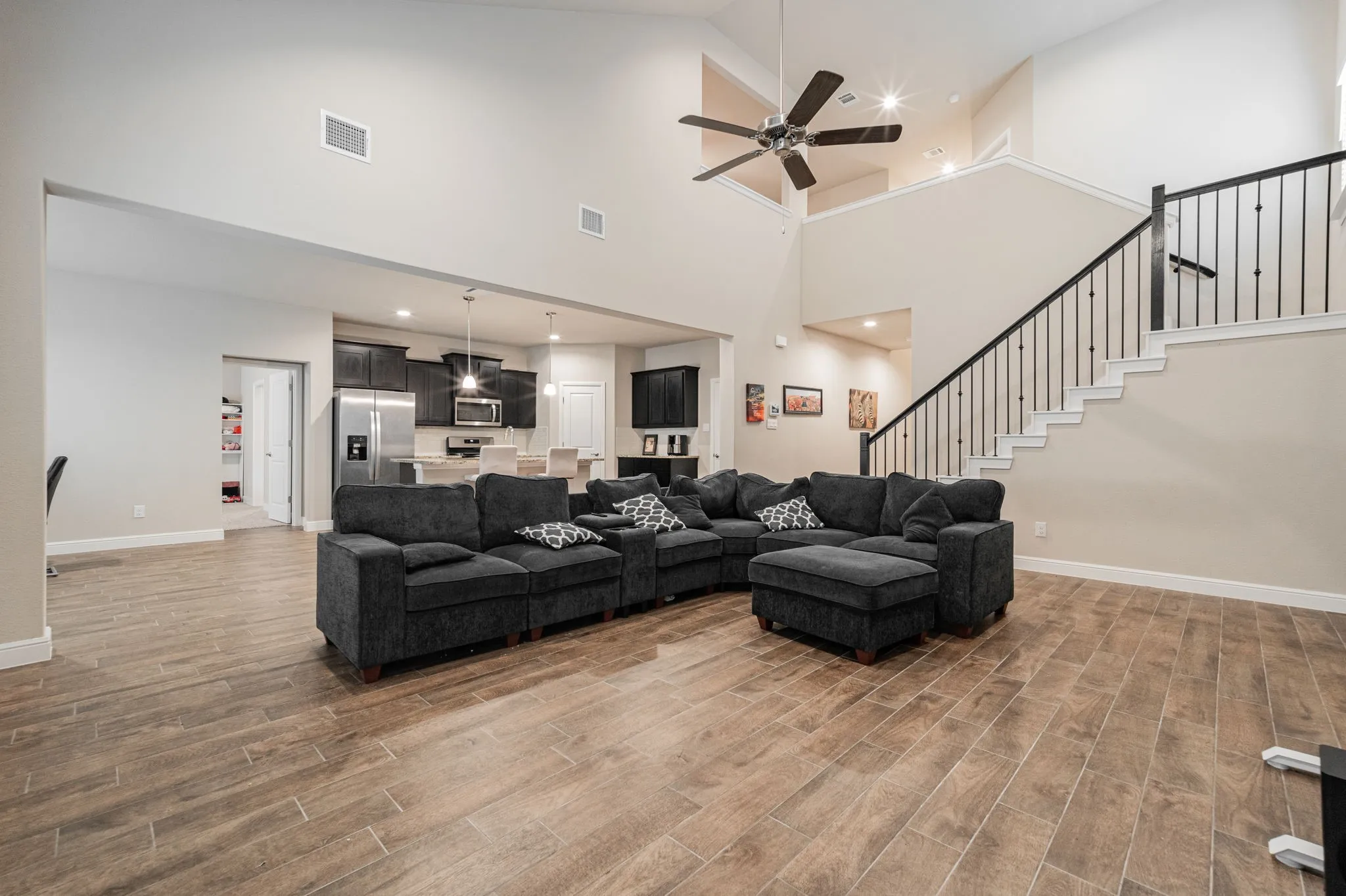 Single Family Residence For Sale in Dallas County , 1229 Windsong Drive, Cedar Hill, Texas 75104, 5 Bedroom, 3 Bathroom, 3 Garage spaces, 3,282 Sqft, built in 2024, mls#21250505, Real Estate Agent in Cedar Hill, Homes For Sale in Dallas county, Homes For Sale in Cedar Hill, Realtor in Cedar Hill Texas, Real Estate Brokerage Independent Realty Texas, Luminita Cordes Realtor
