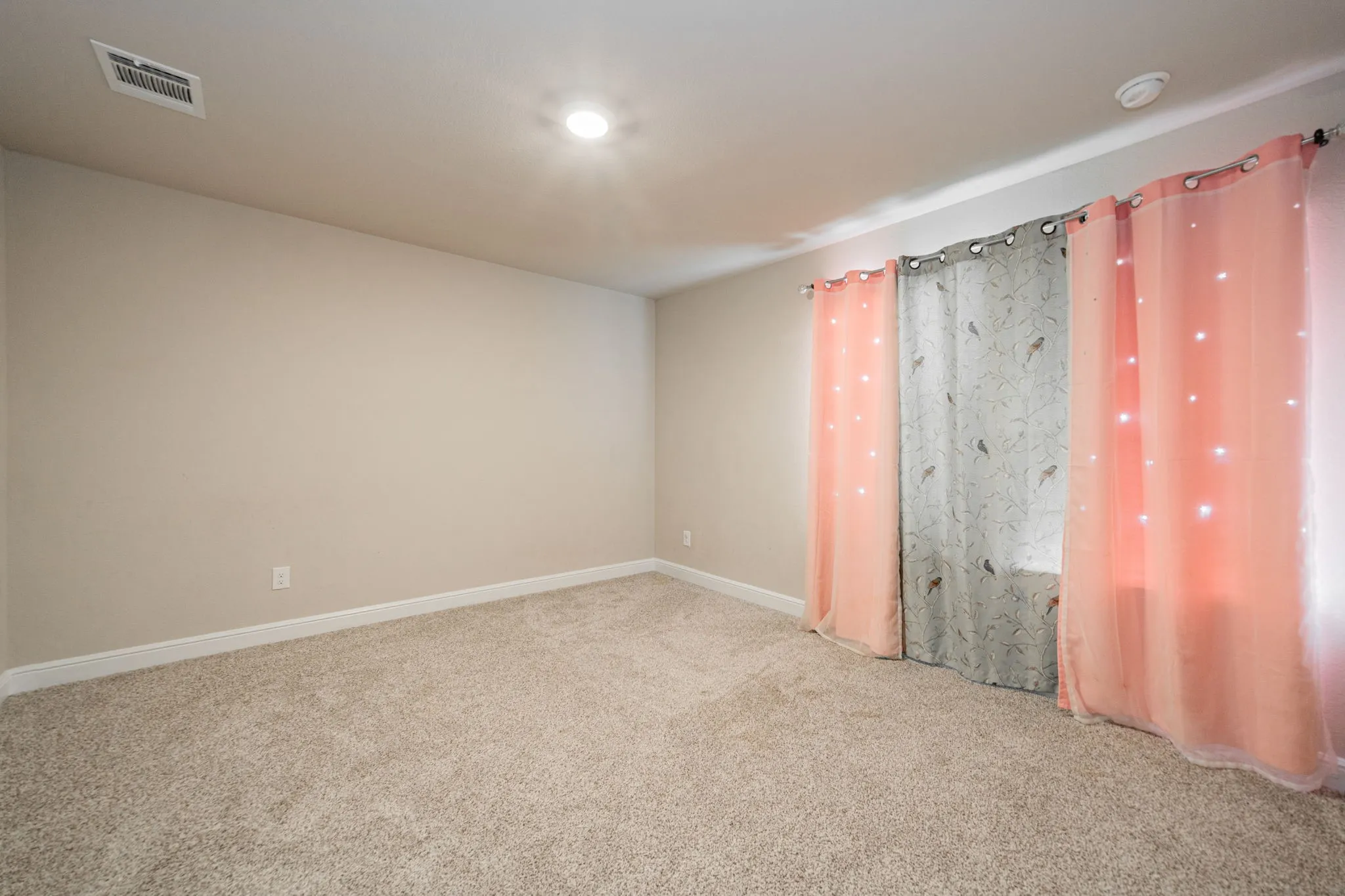 5th Bedroom upstairs