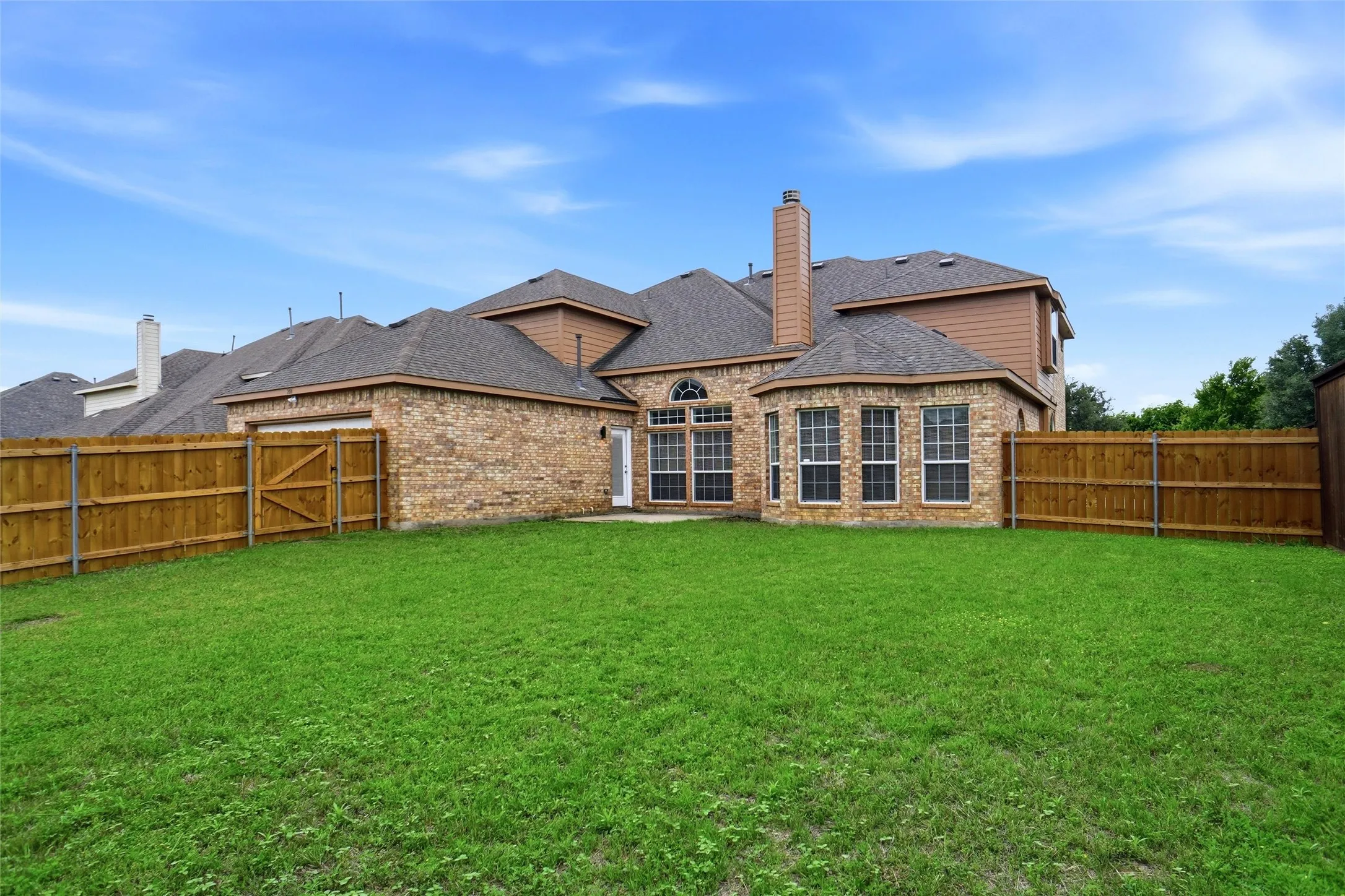 Single Family Residence For Sale in Ellis County , 208 Wisteria Way, Red Oak, Texas 75154, 4 Bedroom, 4 Bathroom, 2 Garage spaces, 3,513 Sqft, built in 2010, Preowned, mls#21250485, Real Estate Agent in Red Oak, Homes For Sale in Ellis county, Homes For Sale in Red Oak, Realtor in Red Oak Texas, Real Estate Brokerage Independent Realty Texas, Luminita Cordes Realtor