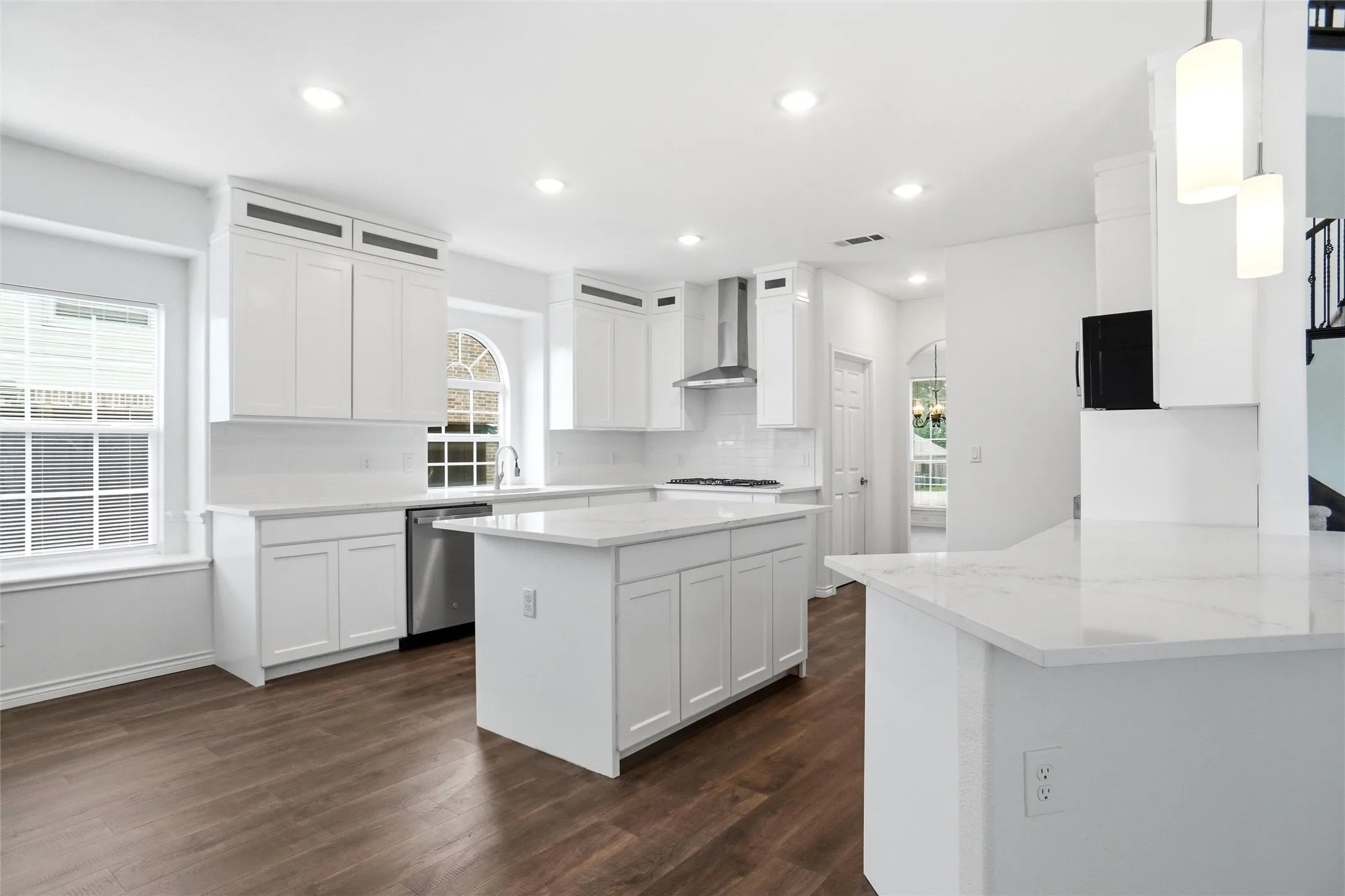 Single Family Residence For Sale in Ellis County , 208 Wisteria Way, Red Oak, Texas 75154, 4 Bedroom, 4 Bathroom, 2 Garage spaces, 3,513 Sqft, built in 2010, Preowned, mls#21250485, Real Estate Agent in Red Oak, Homes For Sale in Ellis county, Homes For Sale in Red Oak, Realtor in Red Oak Texas, Real Estate Brokerage Independent Realty Texas, Luminita Cordes Realtor
