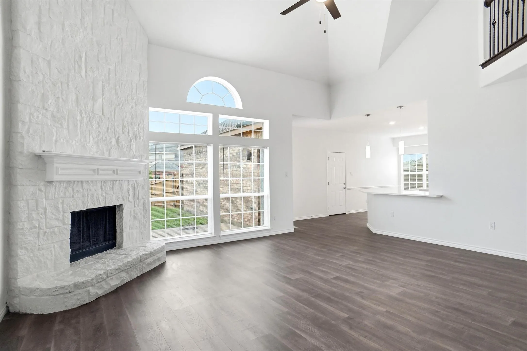 Single Family Residence For Sale in Ellis County , 208 Wisteria Way, Red Oak, Texas 75154, 4 Bedroom, 4 Bathroom, 2 Garage spaces, 3,513 Sqft, built in 2010, Preowned, mls#21250485, Real Estate Agent in Red Oak, Homes For Sale in Ellis county, Homes For Sale in Red Oak, Realtor in Red Oak Texas, Real Estate Brokerage Independent Realty Texas, Luminita Cordes Realtor