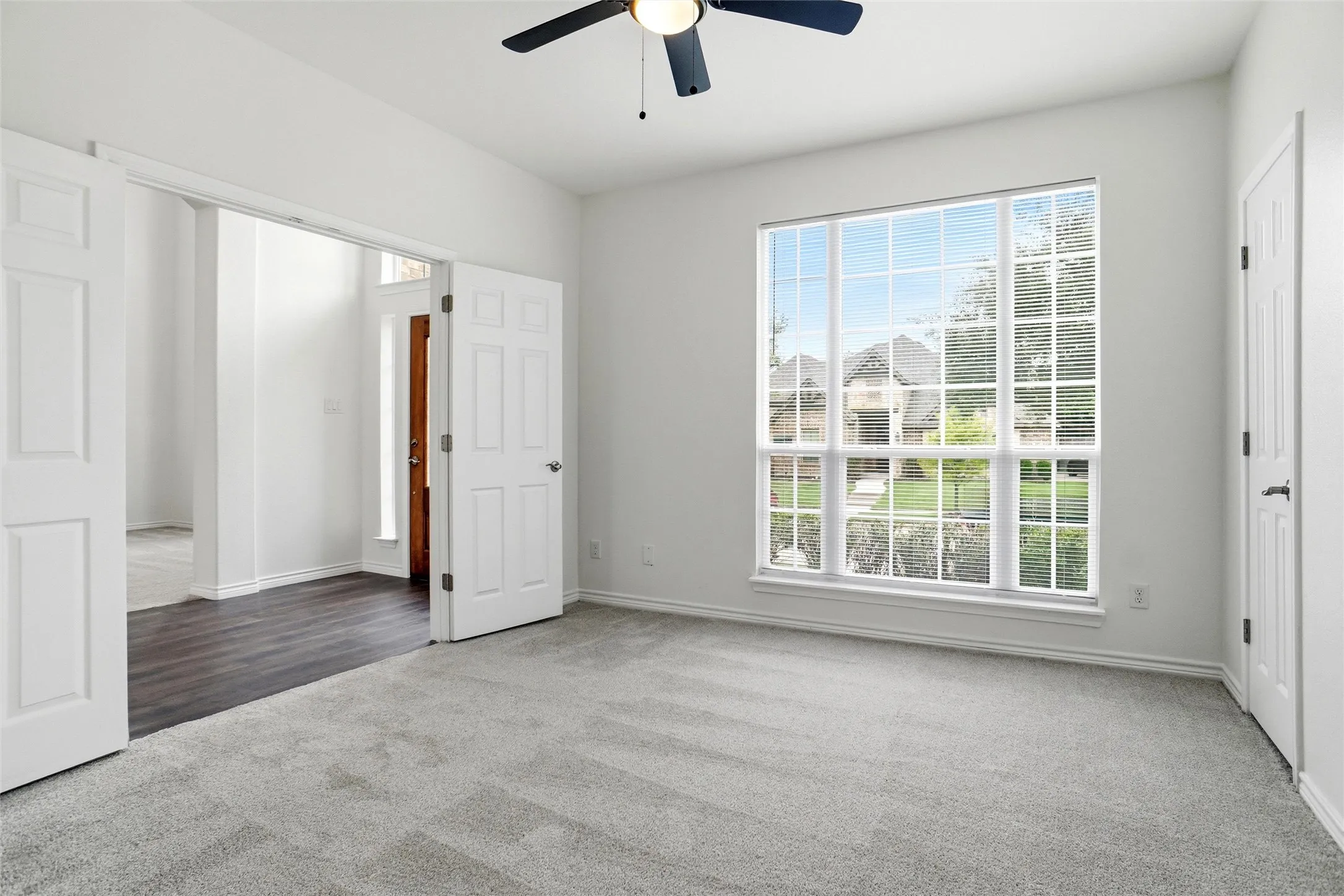 Single Family Residence For Sale in Ellis County , 208 Wisteria Way, Red Oak, Texas 75154, 4 Bedroom, 4 Bathroom, 2 Garage spaces, 3,513 Sqft, built in 2010, Preowned, mls#21250485, Real Estate Agent in Red Oak, Homes For Sale in Ellis county, Homes For Sale in Red Oak, Realtor in Red Oak Texas, Real Estate Brokerage Independent Realty Texas, Luminita Cordes Realtor