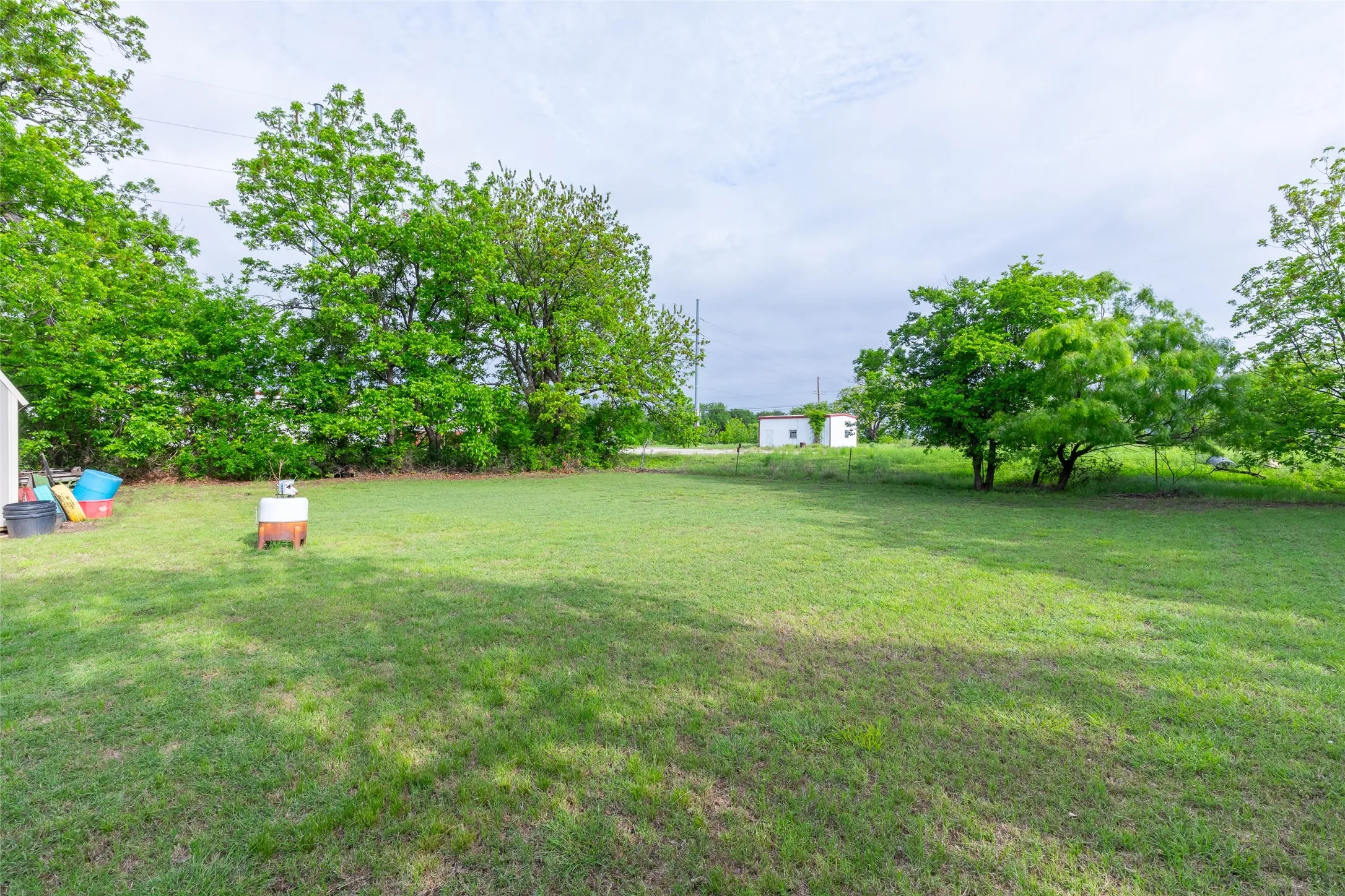 Single Family Residence For Sale in Runnels County , 810 State Street, Winters, Texas 79567, 2 Bedroom, 1 Bathroom, Garage spaces, 858 Sqft, built in 1950, mls#21243915, Real Estate Agent in Winters, Homes For Sale in Runnels county, Homes For Sale in Winters, Realtor in Winters Texas, Real Estate Brokerage Independent Realty Texas, Luminita Cordes Realtor