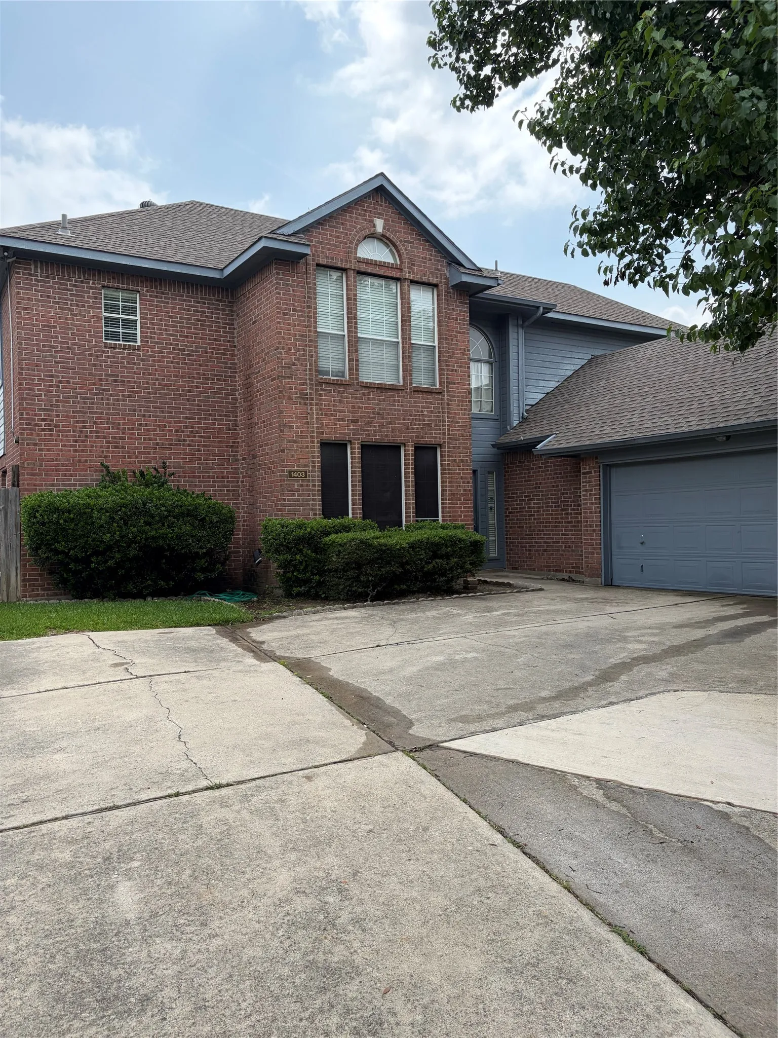 Single Family Residence For Rent in Dallas County , 1403 Lakeshore Drive, Irving, Texas 75060, 4 Bedroom, 3 Bathroom, 2 Garage spaces, 2,906 Sqft, built in 1992, mls#21250511, Real Estate Agent in Irving, Homes For Rent in Dallas county, Homes For Rent in Irving, Realtor in Irving Texas, Real Estate Brokerage Independent Realty Texas, Luminita Cordes Realtor