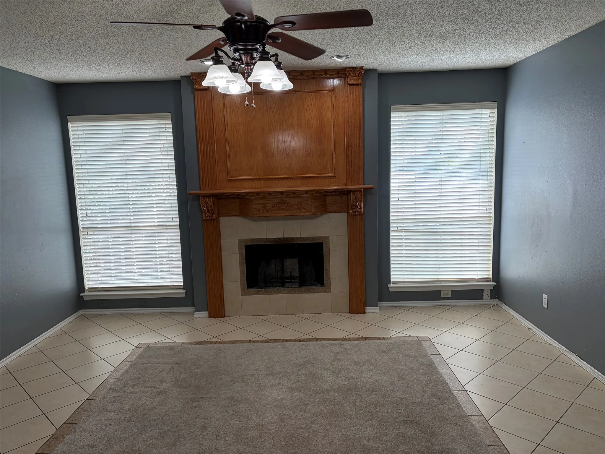 Single Family Residence For Rent in Dallas County , 1403 Lakeshore Drive, Irving, Texas 75060, 4 Bedroom, 3 Bathroom, 2 Garage spaces, 2,906 Sqft, built in 1992, mls#21250511, Real Estate Agent in Irving, Homes For Rent in Dallas county, Homes For Rent in Irving, Realtor in Irving Texas, Real Estate Brokerage Independent Realty Texas, Luminita Cordes Realtor