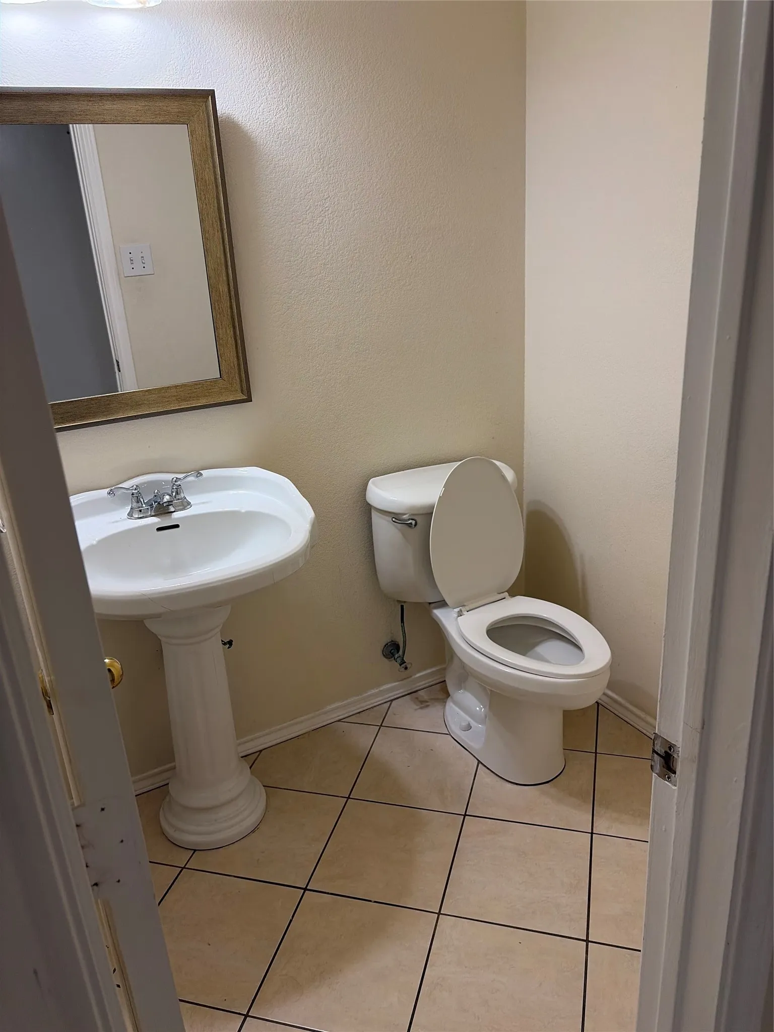 Single Family Residence For Rent in Dallas County , 1403 Lakeshore Drive, Irving, Texas 75060, 4 Bedroom, 3 Bathroom, 2 Garage spaces, 2,906 Sqft, built in 1992, mls#21250511, Real Estate Agent in Irving, Homes For Rent in Dallas county, Homes For Rent in Irving, Realtor in Irving Texas, Real Estate Brokerage Independent Realty Texas, Luminita Cordes Realtor