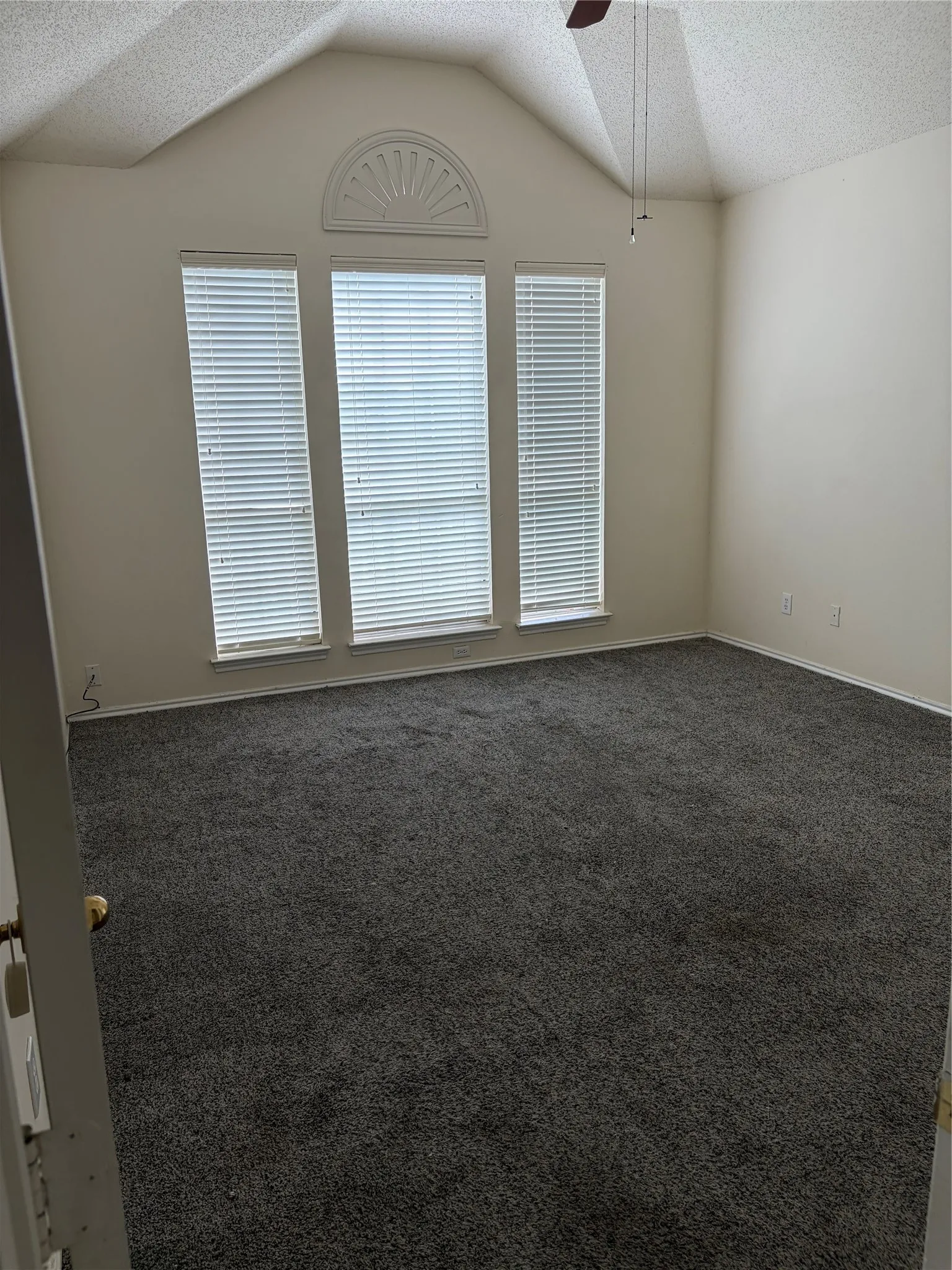 Single Family Residence For Rent in Dallas County , 1403 Lakeshore Drive, Irving, Texas 75060, 4 Bedroom, 3 Bathroom, 2 Garage spaces, 2,906 Sqft, built in 1992, mls#21250511, Real Estate Agent in Irving, Homes For Rent in Dallas county, Homes For Rent in Irving, Realtor in Irving Texas, Real Estate Brokerage Independent Realty Texas, Luminita Cordes Realtor