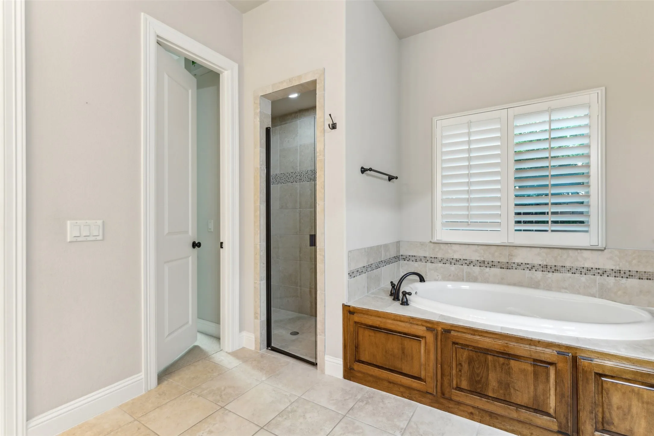 Single Family Residence For Rent in Collin County , 13714 Countrybrook Drive, Frisco, Texas 75035, 5 Bedroom, 5 Bathroom, 3 Garage spaces, 4,260 Sqft, built in 2013, Preowned, mls#21250090, Real Estate Agent in Frisco, Homes For Rent in Collin county, Homes For Rent in Frisco, Realtor in Frisco Texas, Real Estate Brokerage Independent Realty Texas, Luminita Cordes Realtor