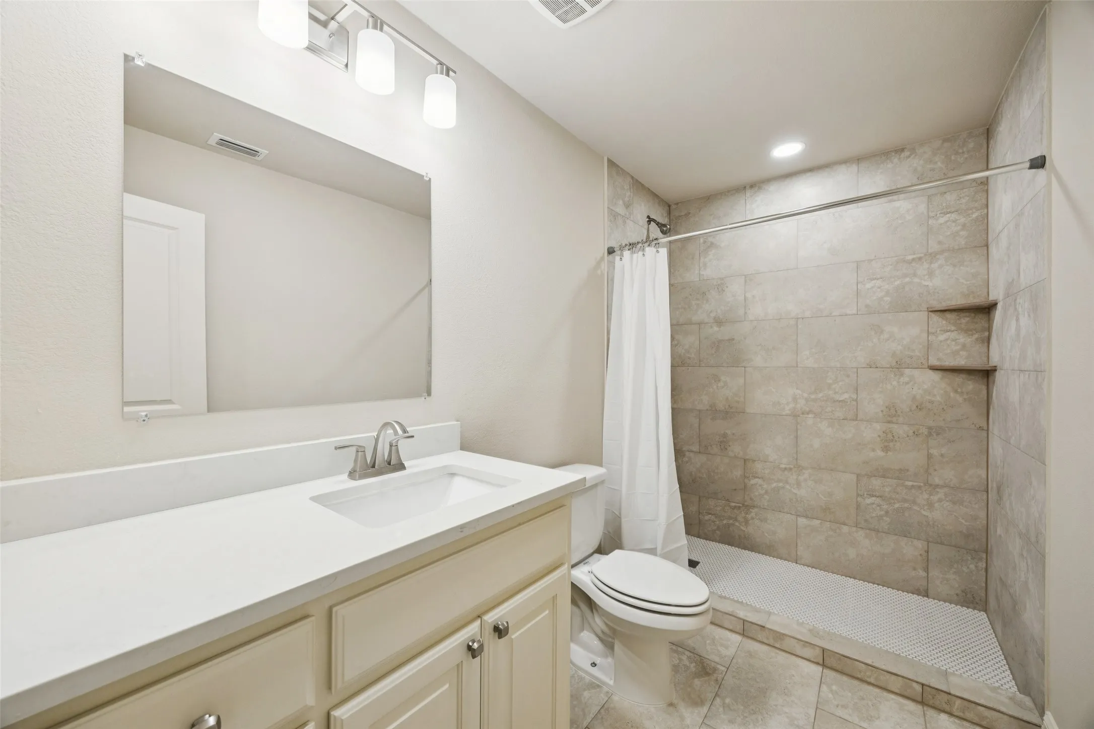 Single Family Residence For Rent in Collin County , 13714 Countrybrook Drive, Frisco, Texas 75035, 5 Bedroom, 5 Bathroom, 3 Garage spaces, 4,260 Sqft, built in 2013, Preowned, mls#21250090, Real Estate Agent in Frisco, Homes For Rent in Collin county, Homes For Rent in Frisco, Realtor in Frisco Texas, Real Estate Brokerage Independent Realty Texas, Luminita Cordes Realtor