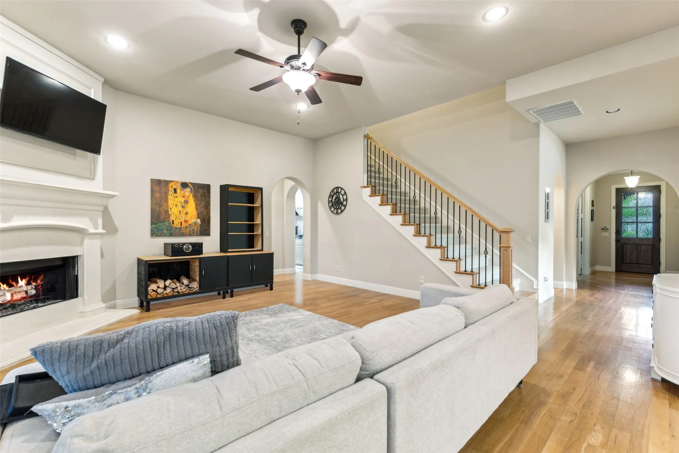Single Family Residence For Rent in Collin County , 13714 Countrybrook Drive, Frisco, Texas 75035, 5 Bedroom, 5 Bathroom, 3 Garage spaces, 4,260 Sqft, built in 2013, Preowned, mls#21250090, Real Estate Agent in Frisco, Homes For Rent in Collin county, Homes For Rent in Frisco, Realtor in Frisco Texas, Real Estate Brokerage Independent Realty Texas, Luminita Cordes Realtor