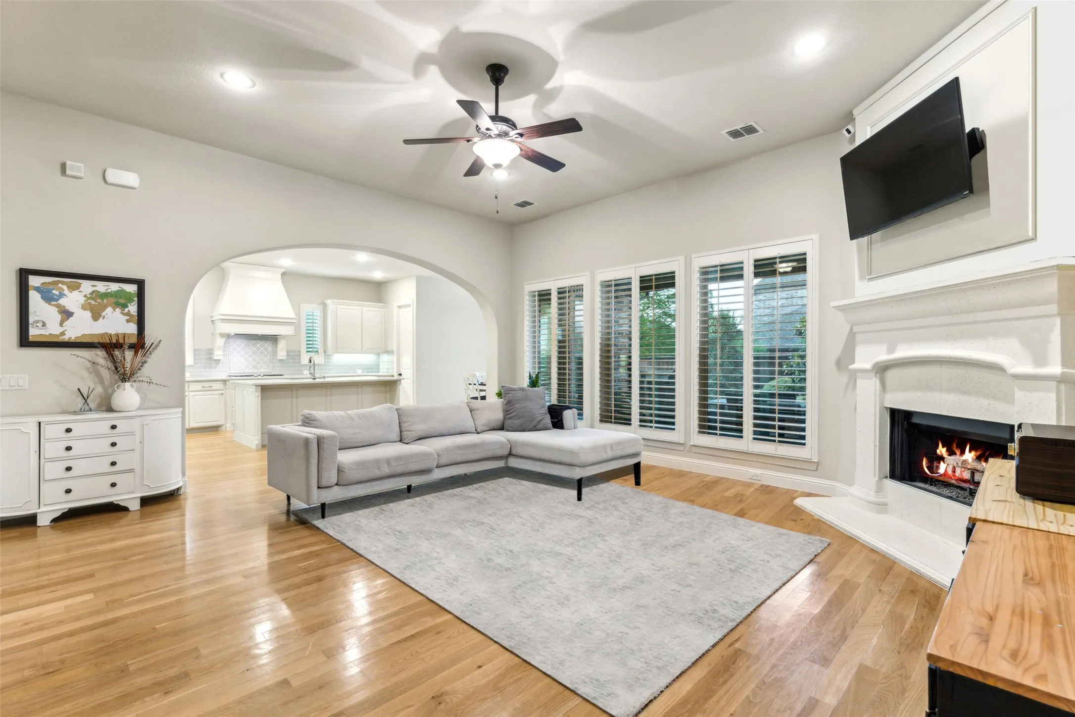 Single Family Residence For Rent in Collin County , 13714 Countrybrook Drive, Frisco, Texas 75035, 5 Bedroom, 5 Bathroom, 3 Garage spaces, 4,260 Sqft, built in 2013, Preowned, mls#21250090, Real Estate Agent in Frisco, Homes For Rent in Collin county, Homes For Rent in Frisco, Realtor in Frisco Texas, Real Estate Brokerage Independent Realty Texas, Luminita Cordes Realtor