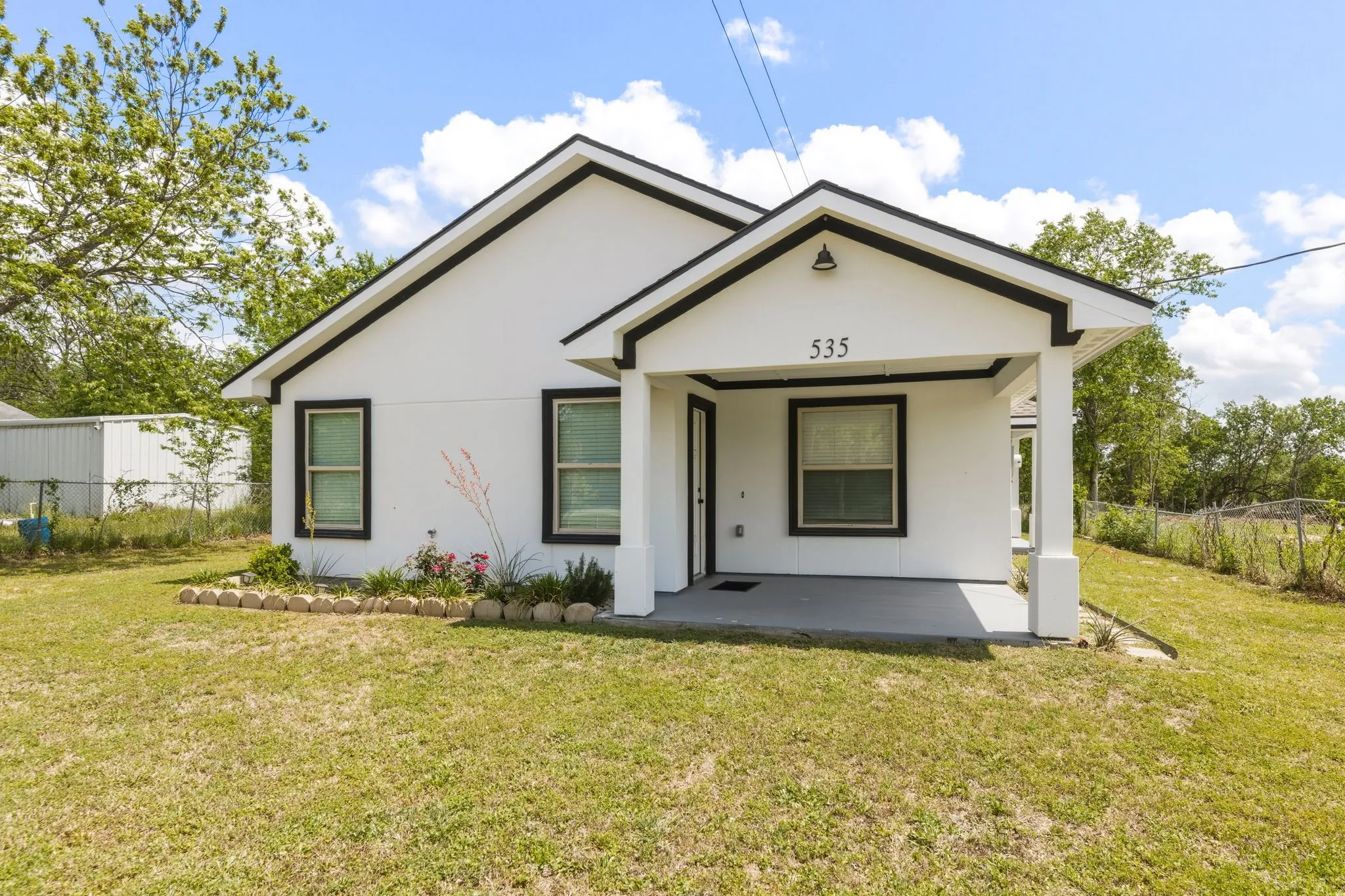Single Family Residence For Sale in Limestone County , 535 S Belknap Street, Mexia, Texas 76667, 3 Bedroom, 2 Bathroom, Garage spaces, 1,312 Sqft, built in 2023, Preowned, mls#21238487, Real Estate Agent in Mexia, Homes For Sale in Limestone county, Homes For Sale in Mexia, Realtor in Mexia Texas, Real Estate Brokerage Independent Realty Texas, Luminita Cordes Realtor