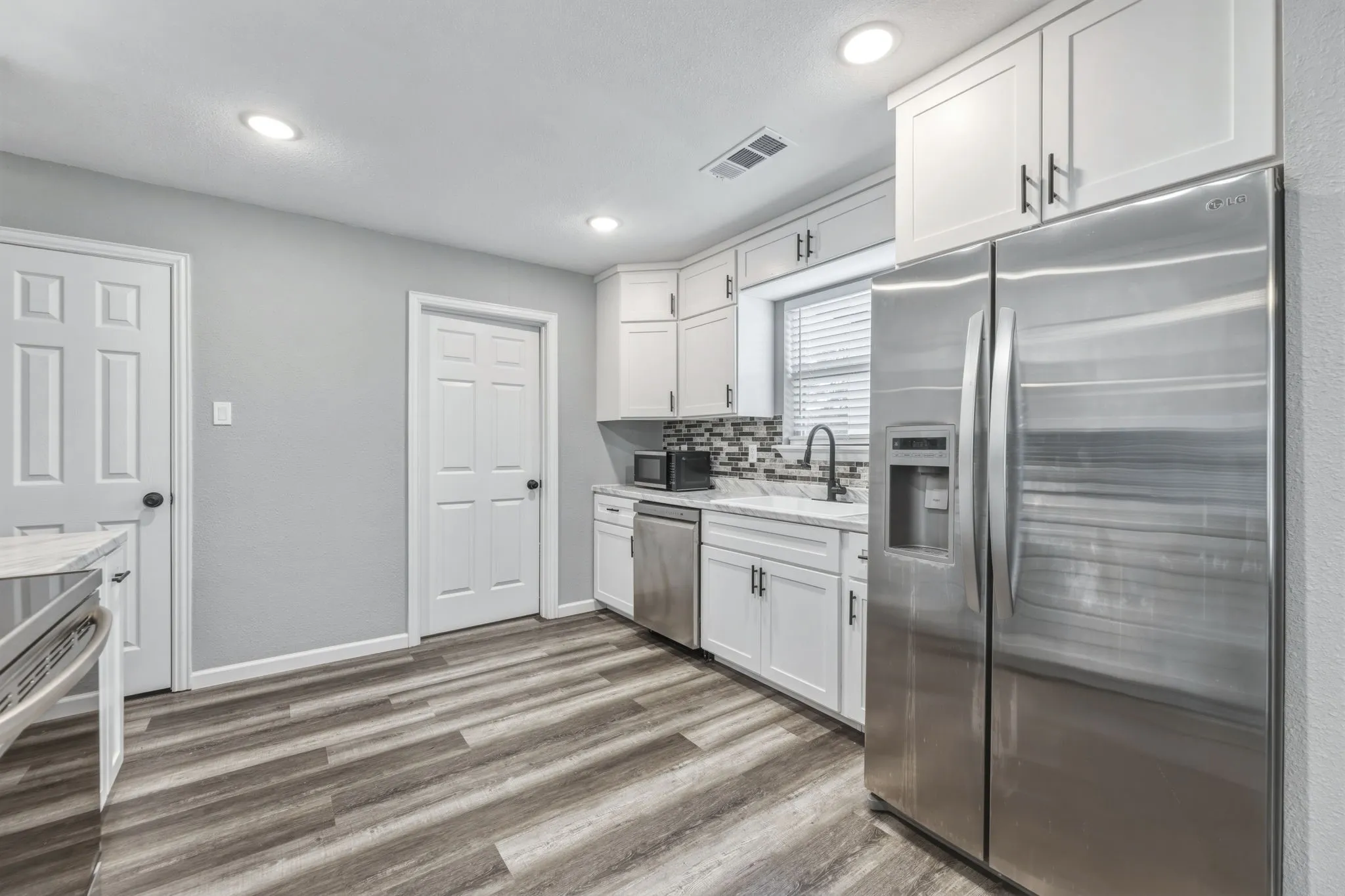 Single Family Residence For Sale in Limestone County , 535 S Belknap Street, Mexia, Texas 76667, 3 Bedroom, 2 Bathroom, Garage spaces, 1,312 Sqft, built in 2023, Preowned, mls#21238487, Real Estate Agent in Mexia, Homes For Sale in Limestone county, Homes For Sale in Mexia, Realtor in Mexia Texas, Real Estate Brokerage Independent Realty Texas, Luminita Cordes Realtor