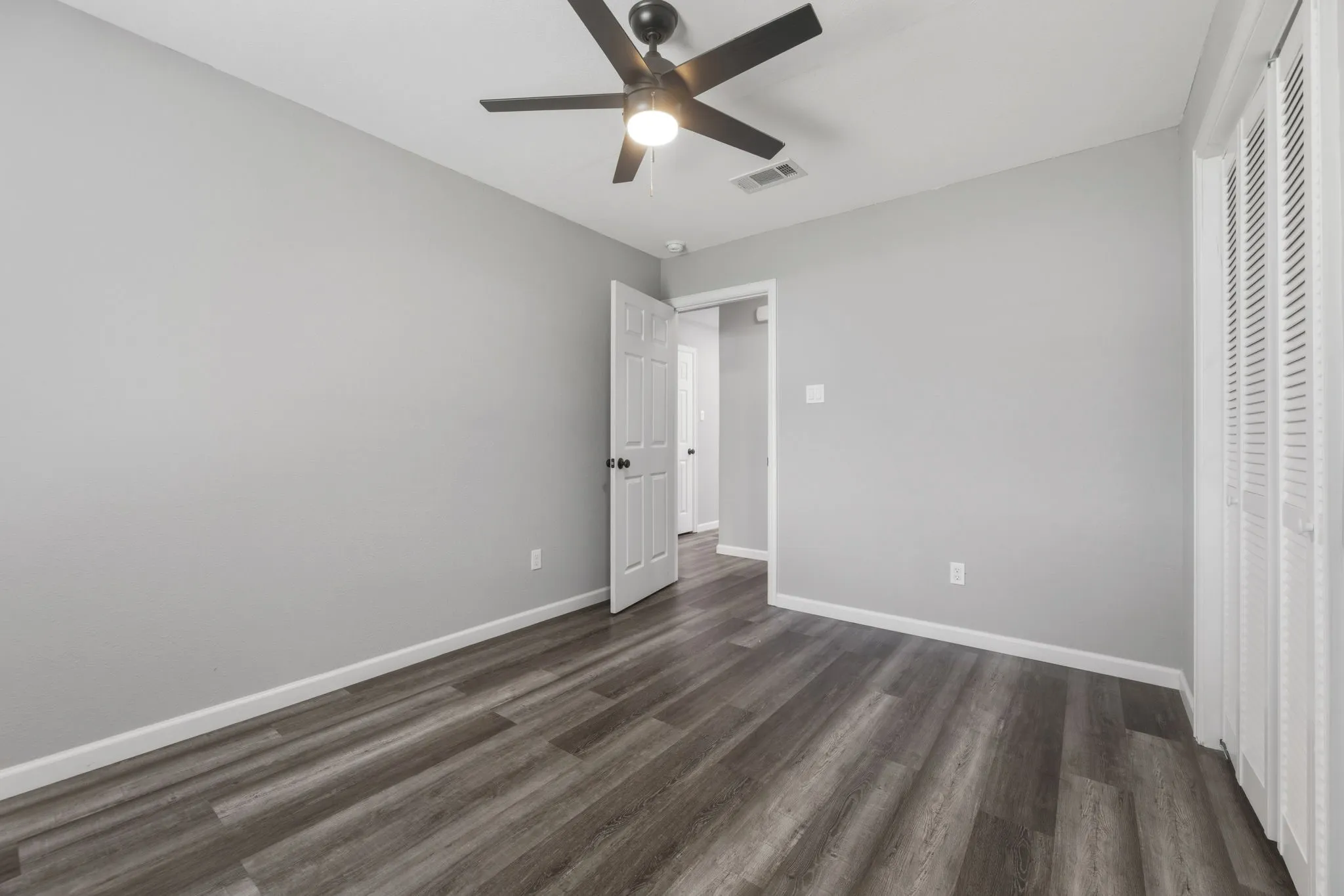 Single Family Residence For Sale in Limestone County , 535 S Belknap Street, Mexia, Texas 76667, 3 Bedroom, 2 Bathroom, Garage spaces, 1,312 Sqft, built in 2023, Preowned, mls#21238487, Real Estate Agent in Mexia, Homes For Sale in Limestone county, Homes For Sale in Mexia, Realtor in Mexia Texas, Real Estate Brokerage Independent Realty Texas, Luminita Cordes Realtor