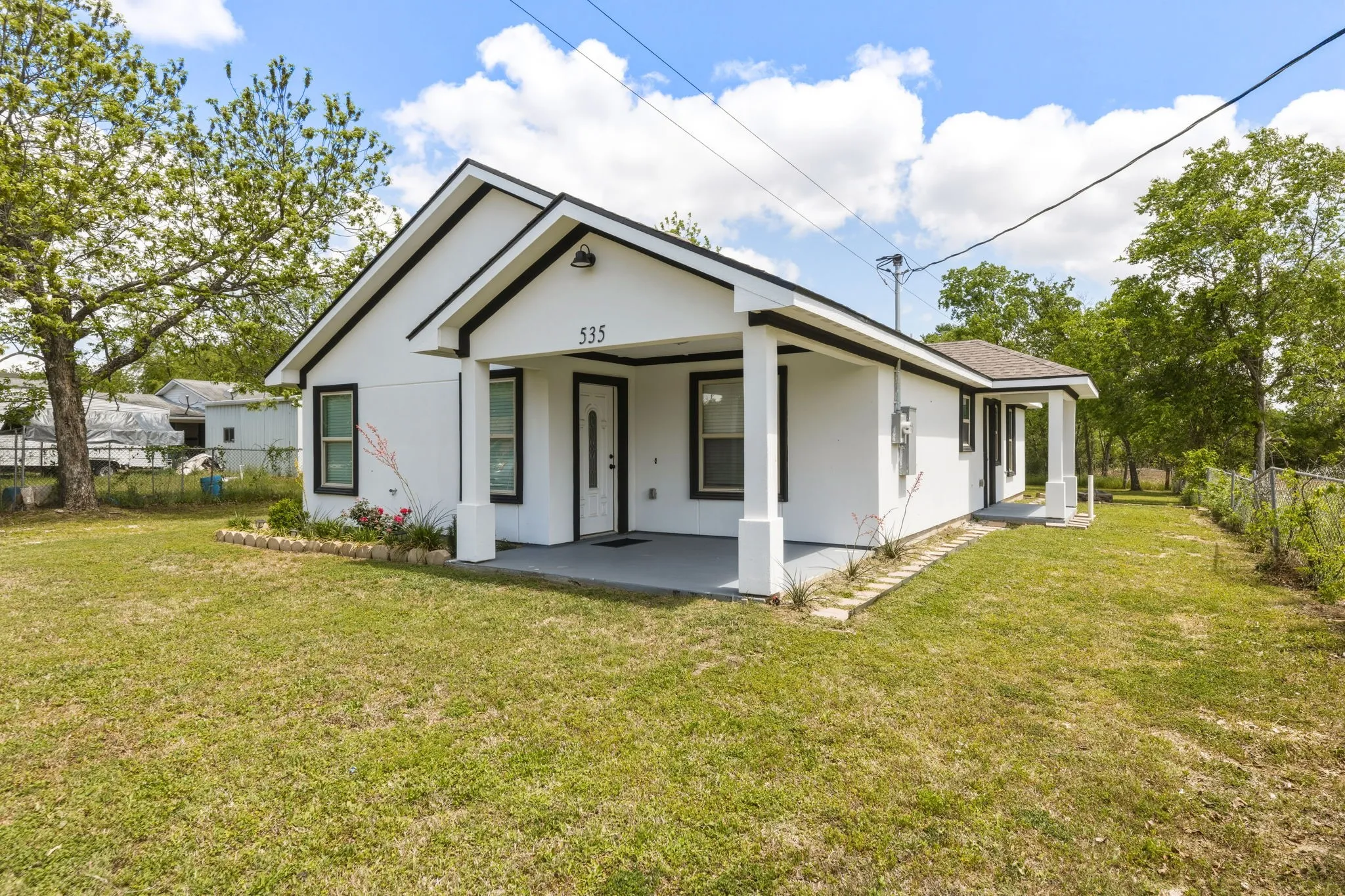 Single Family Residence For Sale in Limestone County , 535 S Belknap Street, Mexia, Texas 76667, 3 Bedroom, 2 Bathroom, Garage spaces, 1,312 Sqft, built in 2023, Preowned, mls#21238487, Real Estate Agent in Mexia, Homes For Sale in Limestone county, Homes For Sale in Mexia, Realtor in Mexia Texas, Real Estate Brokerage Independent Realty Texas, Luminita Cordes Realtor