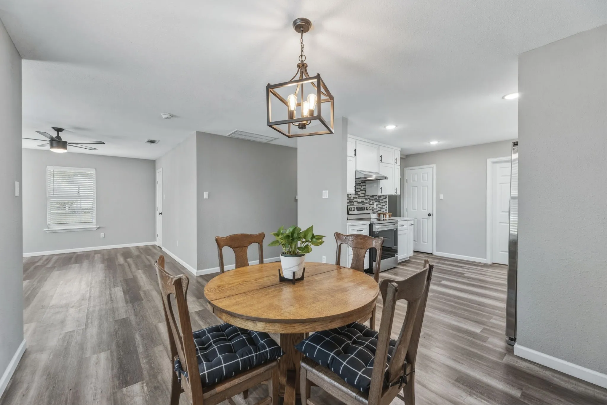 Single Family Residence For Sale in Limestone County , 535 S Belknap Street, Mexia, Texas 76667, 3 Bedroom, 2 Bathroom, Garage spaces, 1,312 Sqft, built in 2023, Preowned, mls#21238487, Real Estate Agent in Mexia, Homes For Sale in Limestone county, Homes For Sale in Mexia, Realtor in Mexia Texas, Real Estate Brokerage Independent Realty Texas, Luminita Cordes Realtor