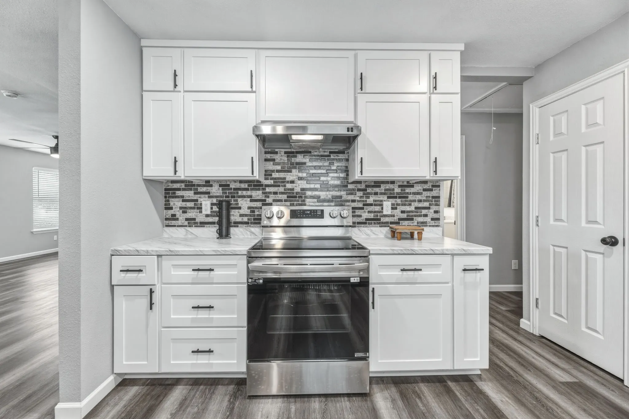 Single Family Residence For Sale in Limestone County , 535 S Belknap Street, Mexia, Texas 76667, 3 Bedroom, 2 Bathroom, Garage spaces, 1,312 Sqft, built in 2023, Preowned, mls#21238487, Real Estate Agent in Mexia, Homes For Sale in Limestone county, Homes For Sale in Mexia, Realtor in Mexia Texas, Real Estate Brokerage Independent Realty Texas, Luminita Cordes Realtor