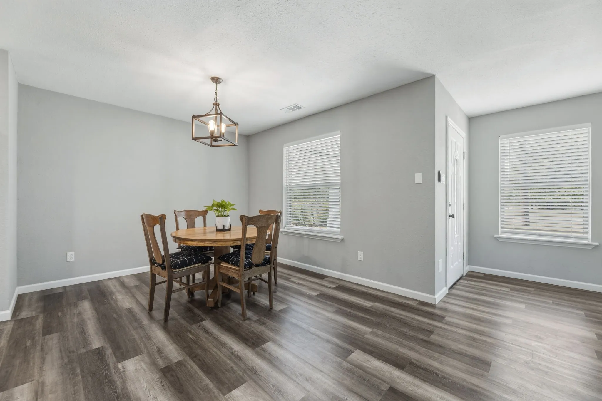 Single Family Residence For Sale in Limestone County , 535 S Belknap Street, Mexia, Texas 76667, 3 Bedroom, 2 Bathroom, Garage spaces, 1,312 Sqft, built in 2023, Preowned, mls#21238487, Real Estate Agent in Mexia, Homes For Sale in Limestone county, Homes For Sale in Mexia, Realtor in Mexia Texas, Real Estate Brokerage Independent Realty Texas, Luminita Cordes Realtor