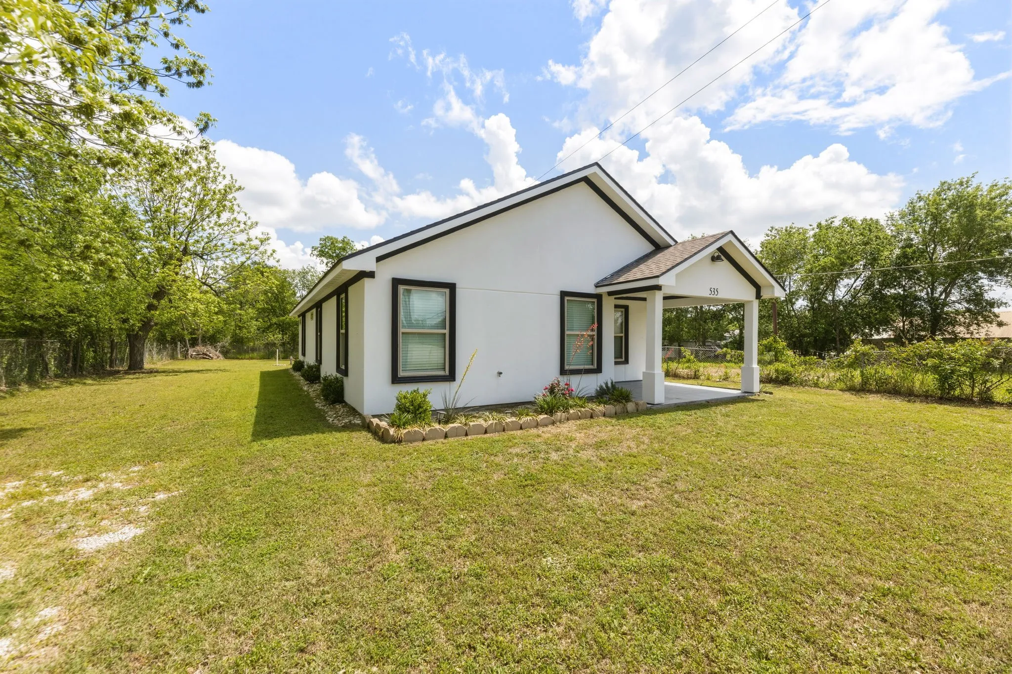 Single Family Residence For Sale in Limestone County , 535 S Belknap Street, Mexia, Texas 76667, 3 Bedroom, 2 Bathroom, Garage spaces, 1,312 Sqft, built in 2023, Preowned, mls#21238487, Real Estate Agent in Mexia, Homes For Sale in Limestone county, Homes For Sale in Mexia, Realtor in Mexia Texas, Real Estate Brokerage Independent Realty Texas, Luminita Cordes Realtor