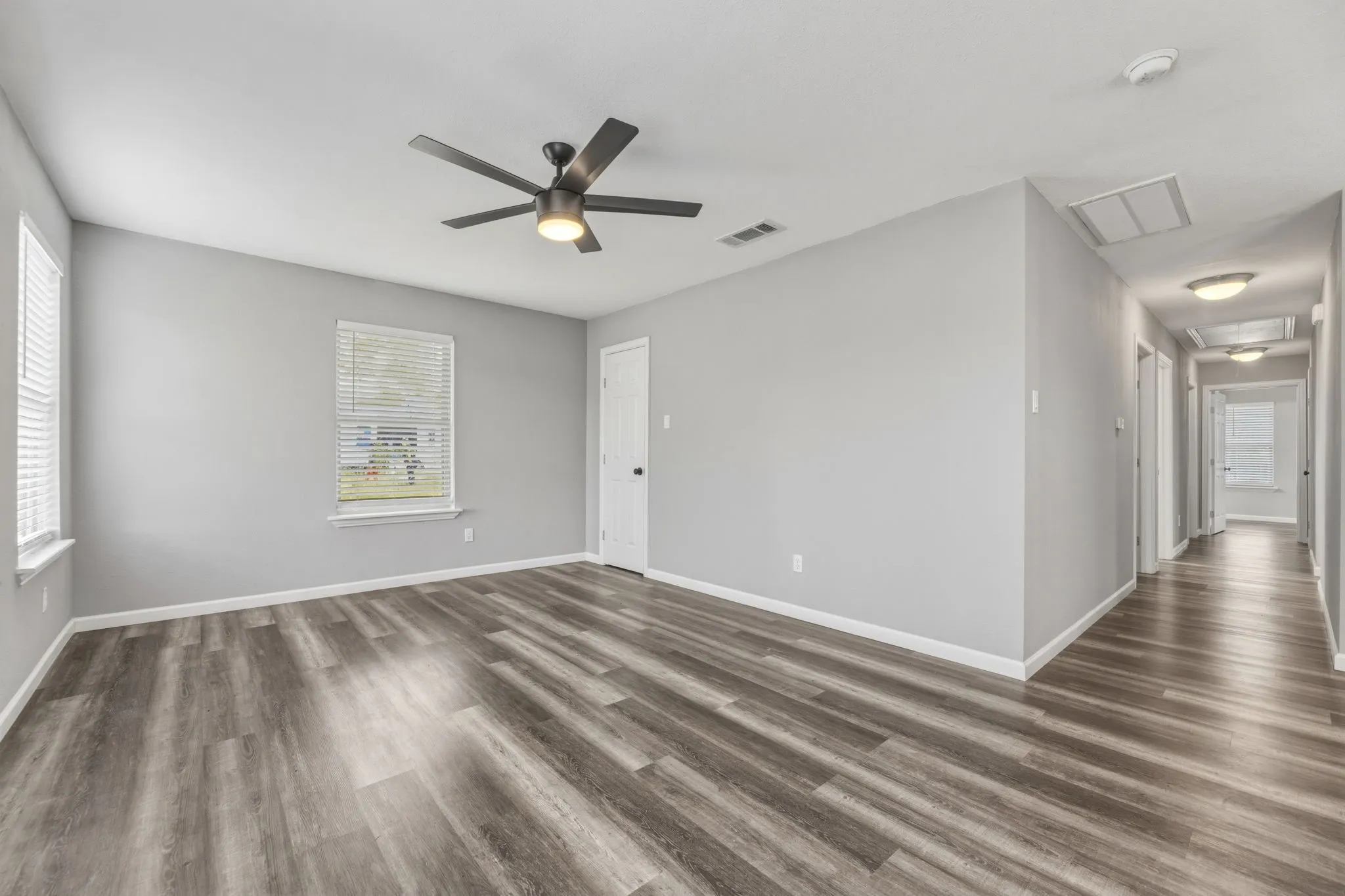 Single Family Residence For Sale in Limestone County , 535 S Belknap Street, Mexia, Texas 76667, 3 Bedroom, 2 Bathroom, Garage spaces, 1,312 Sqft, built in 2023, Preowned, mls#21238487, Real Estate Agent in Mexia, Homes For Sale in Limestone county, Homes For Sale in Mexia, Realtor in Mexia Texas, Real Estate Brokerage Independent Realty Texas, Luminita Cordes Realtor